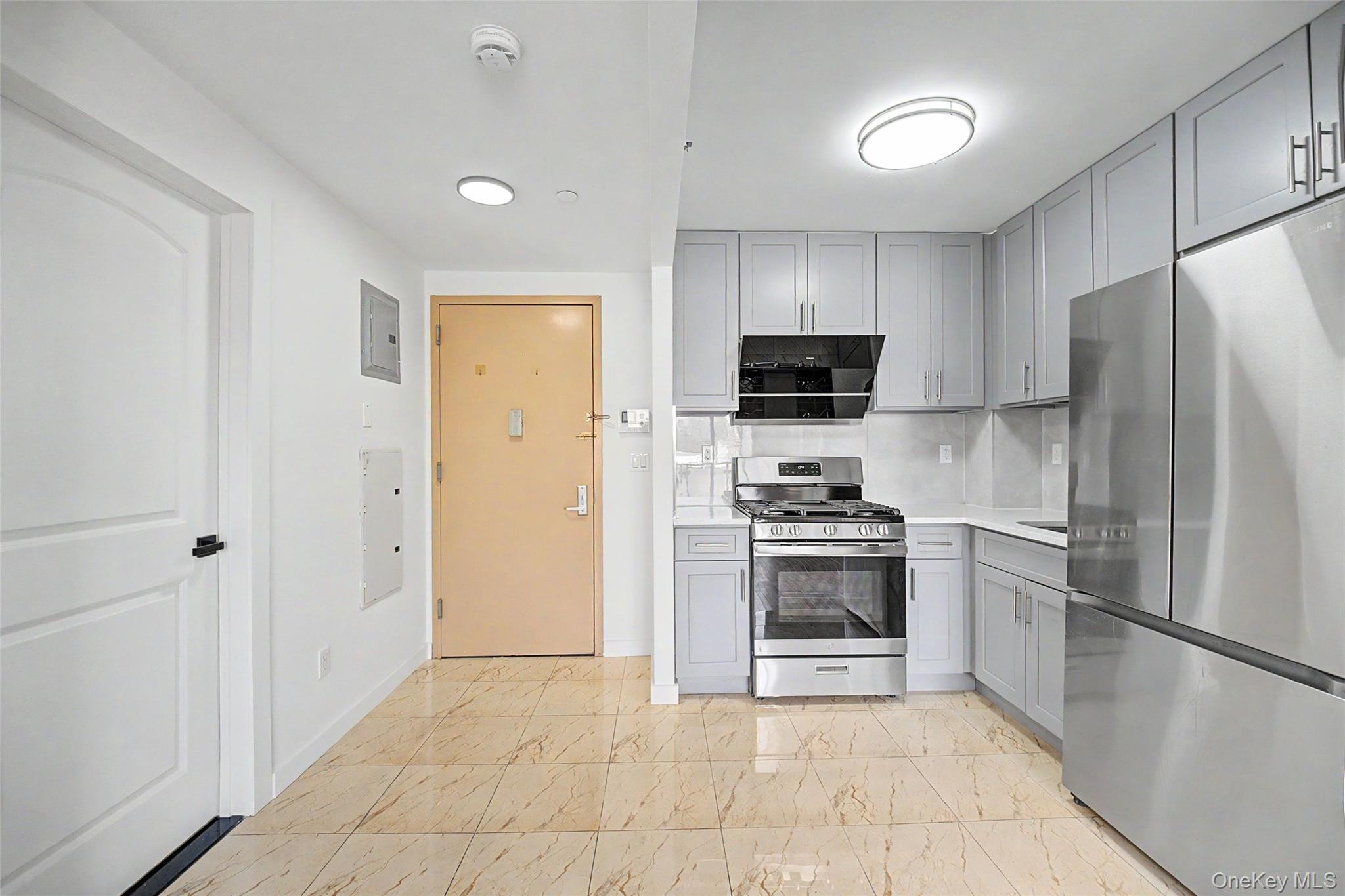 13621 Latimer Place, Unit 3E photo 8