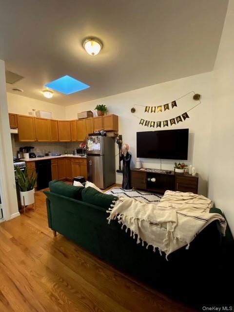941 Manhattan Avenue – For Sale photo 5