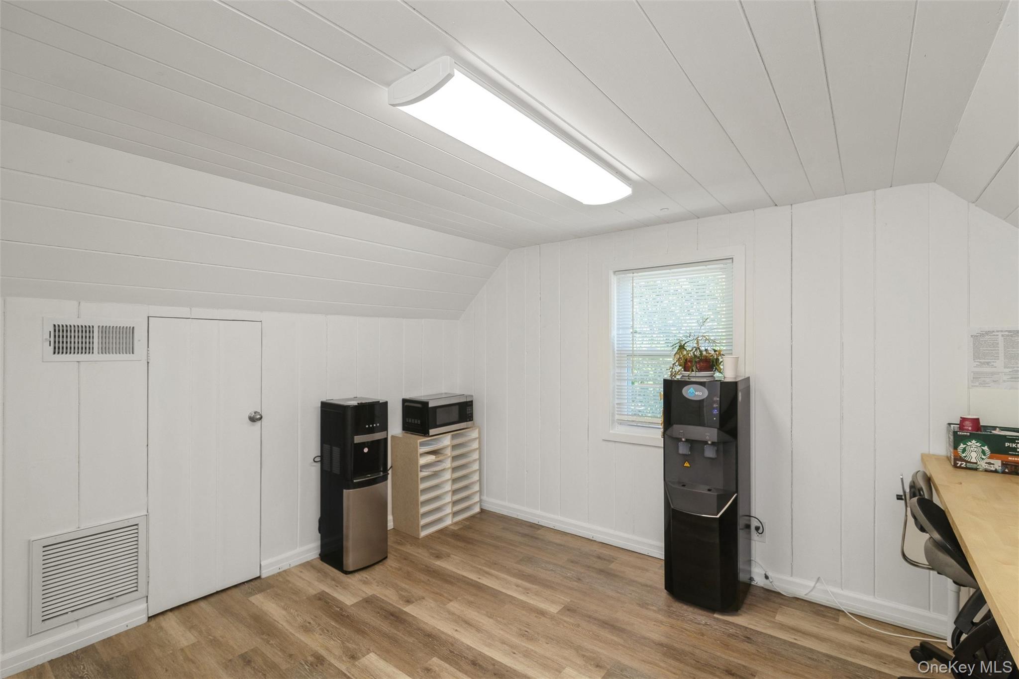 976 Roanoke Avenue – For Sale photo 27