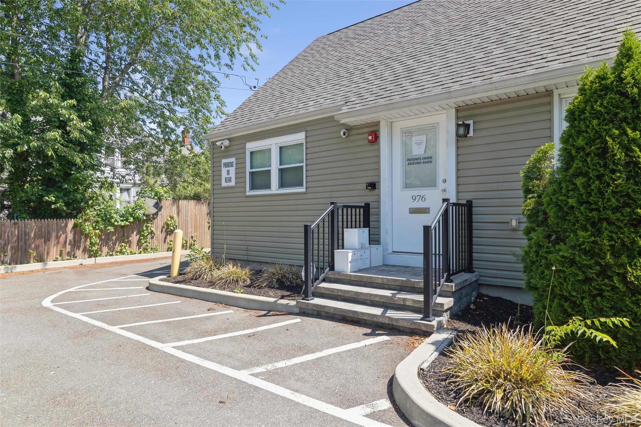 976 Roanoke Avenue – For Sale photo 4