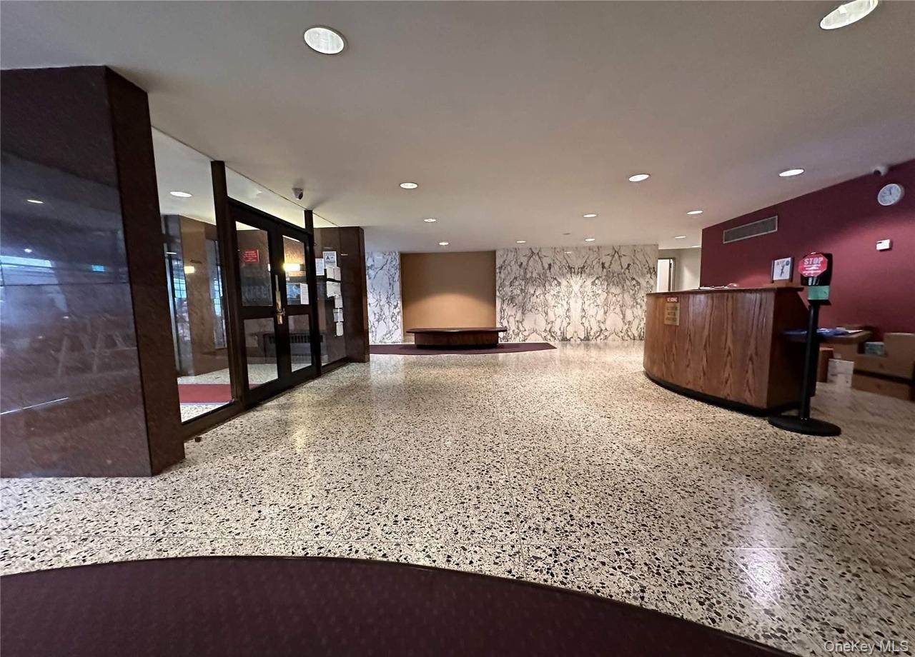 142-05 Roosevelt Avenue, Unit 521 photo 8