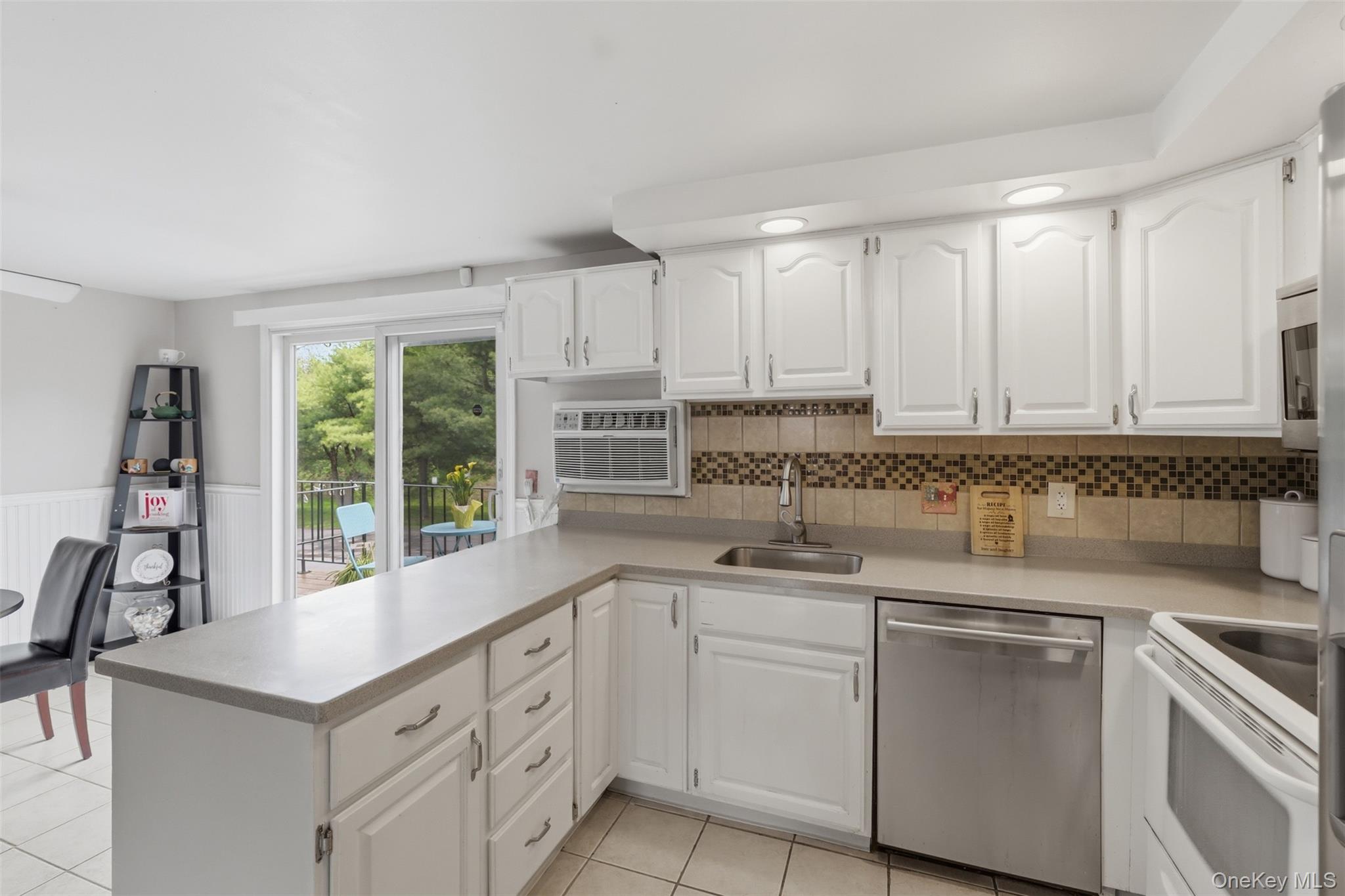 303 Parr Meadow Drive, Unit 3C photo 8