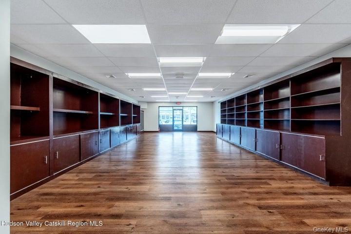 890-896 Ulster Avenue, Unit 1 photo 3