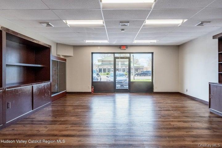 890-896 Ulster Avenue, Unit 1 photo 12