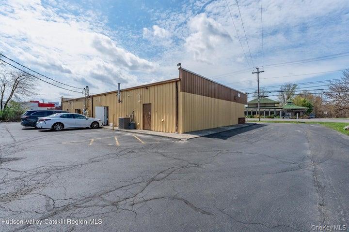 890-896 Ulster Avenue, Unit 1 photo 18