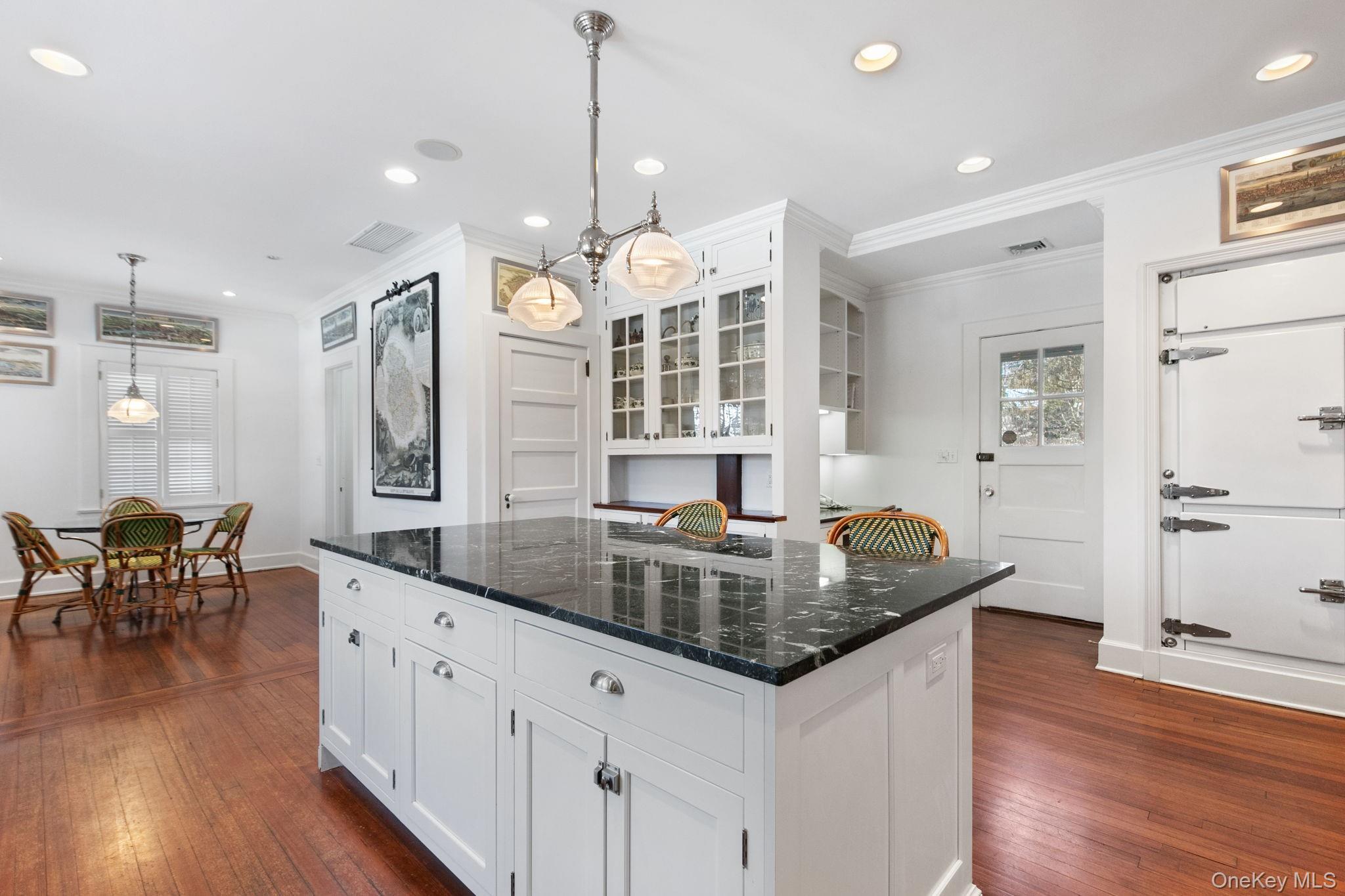 36 Revolutionary Road – For Sale photo 5