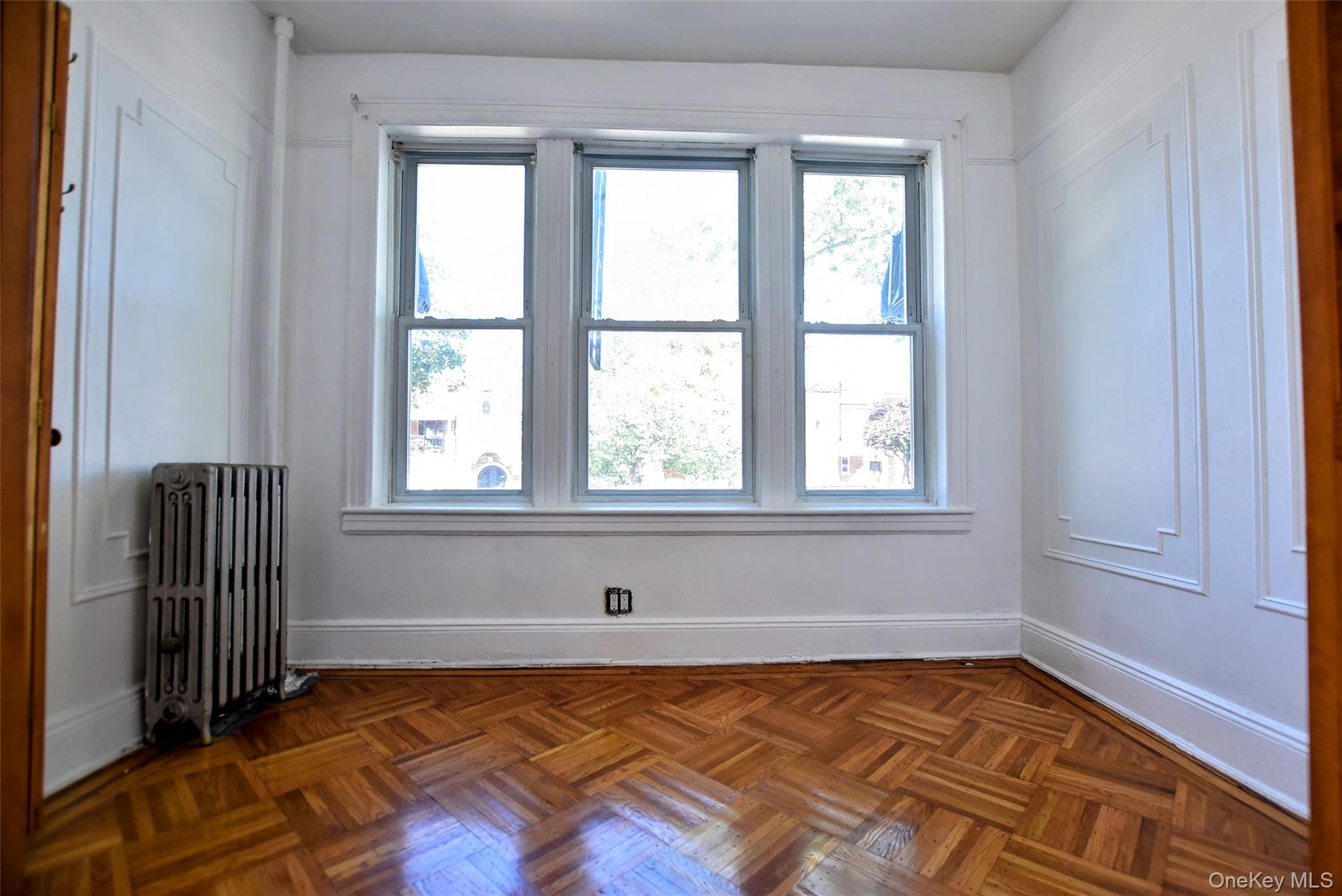 18-44 21st Drive – For Sale photo 6