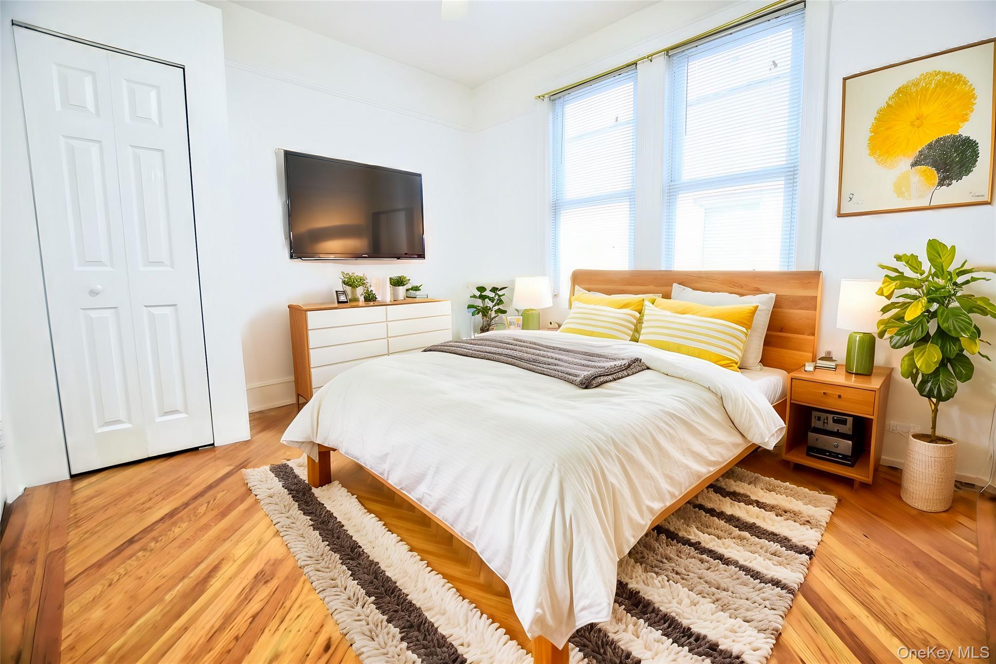 18-44 21st Drive – For Sale photo 35