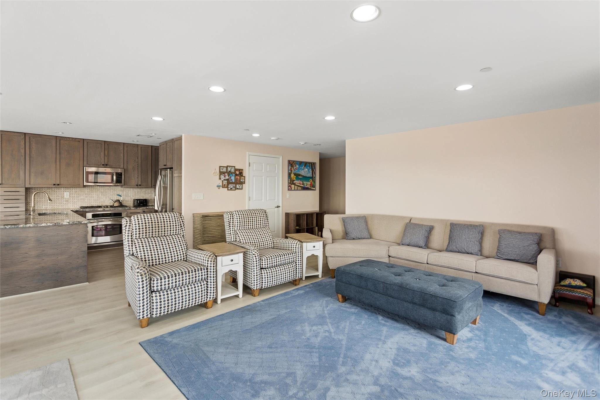 260 W Broadway, Unit 7A photo 9