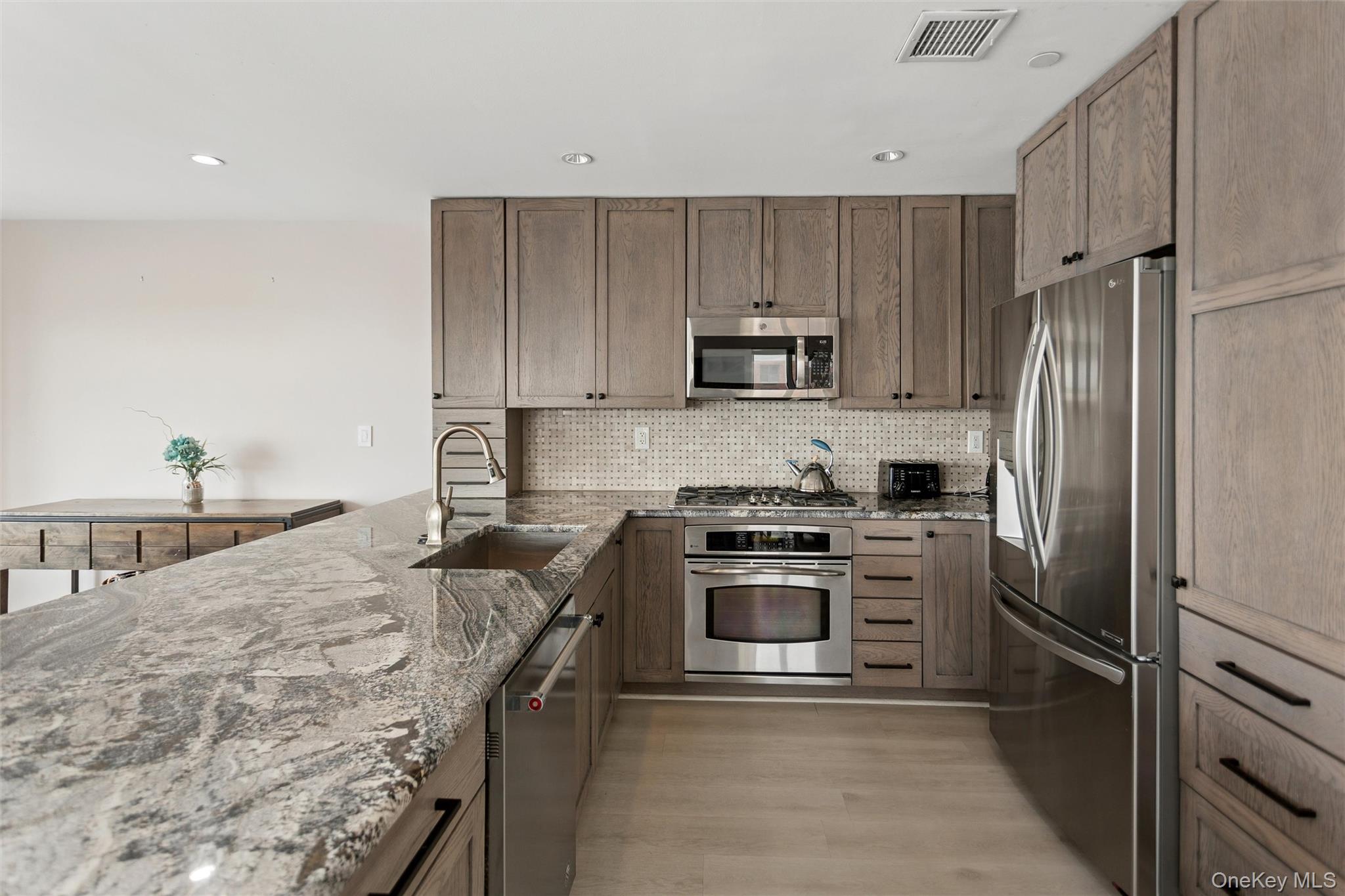 260 W Broadway, Unit 7A photo 8