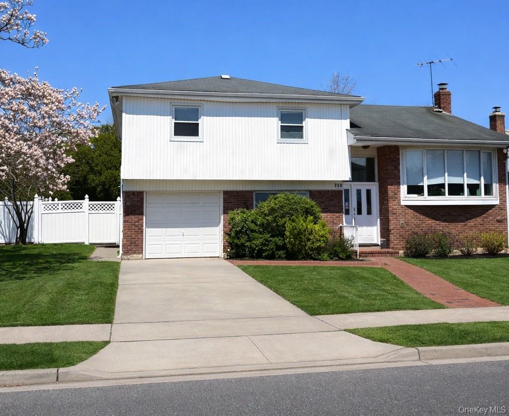 723-B Park Lane – For Sale