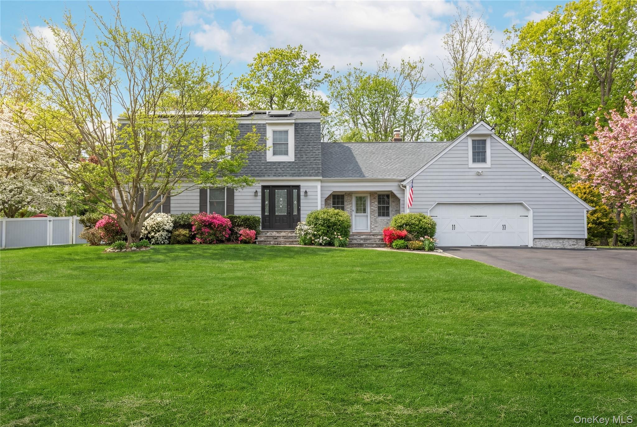 59 Linda Lane W – For Sale