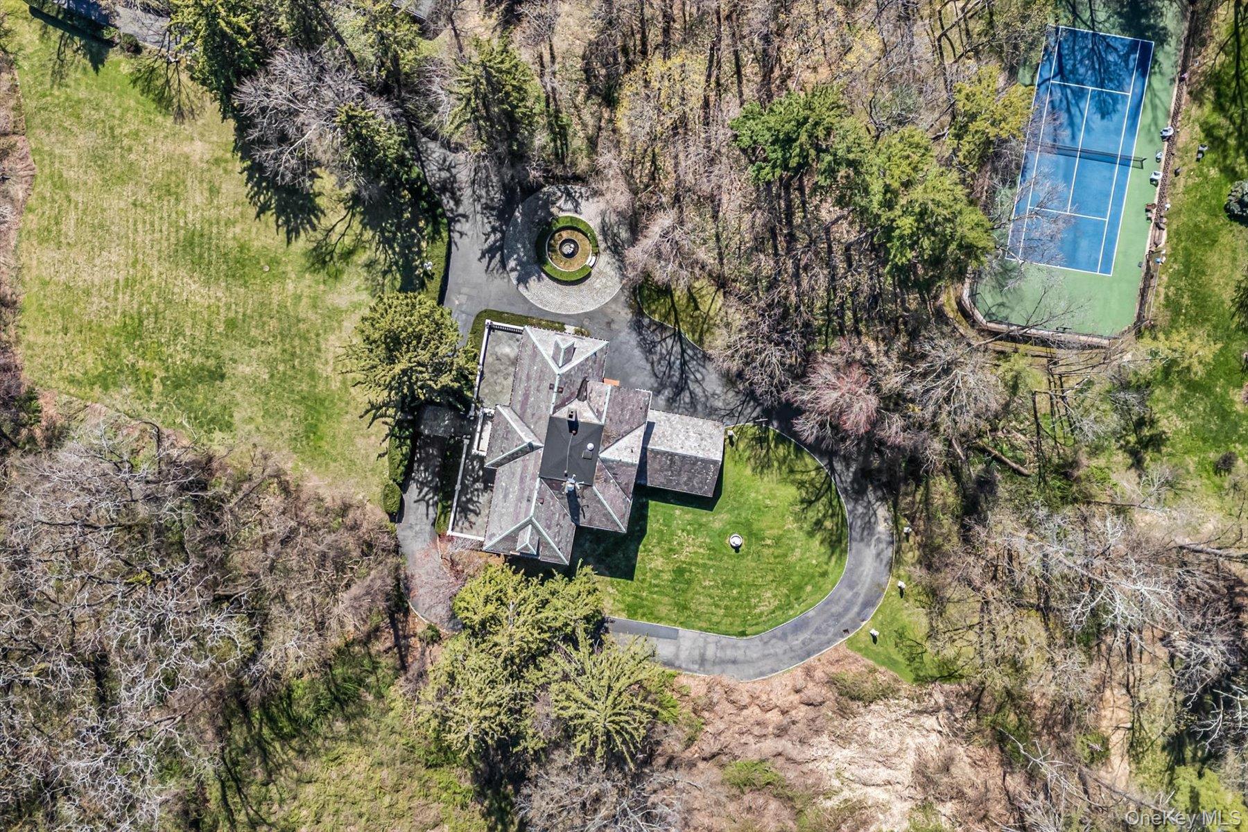 365 E Shore Road – For Sale photo 5
