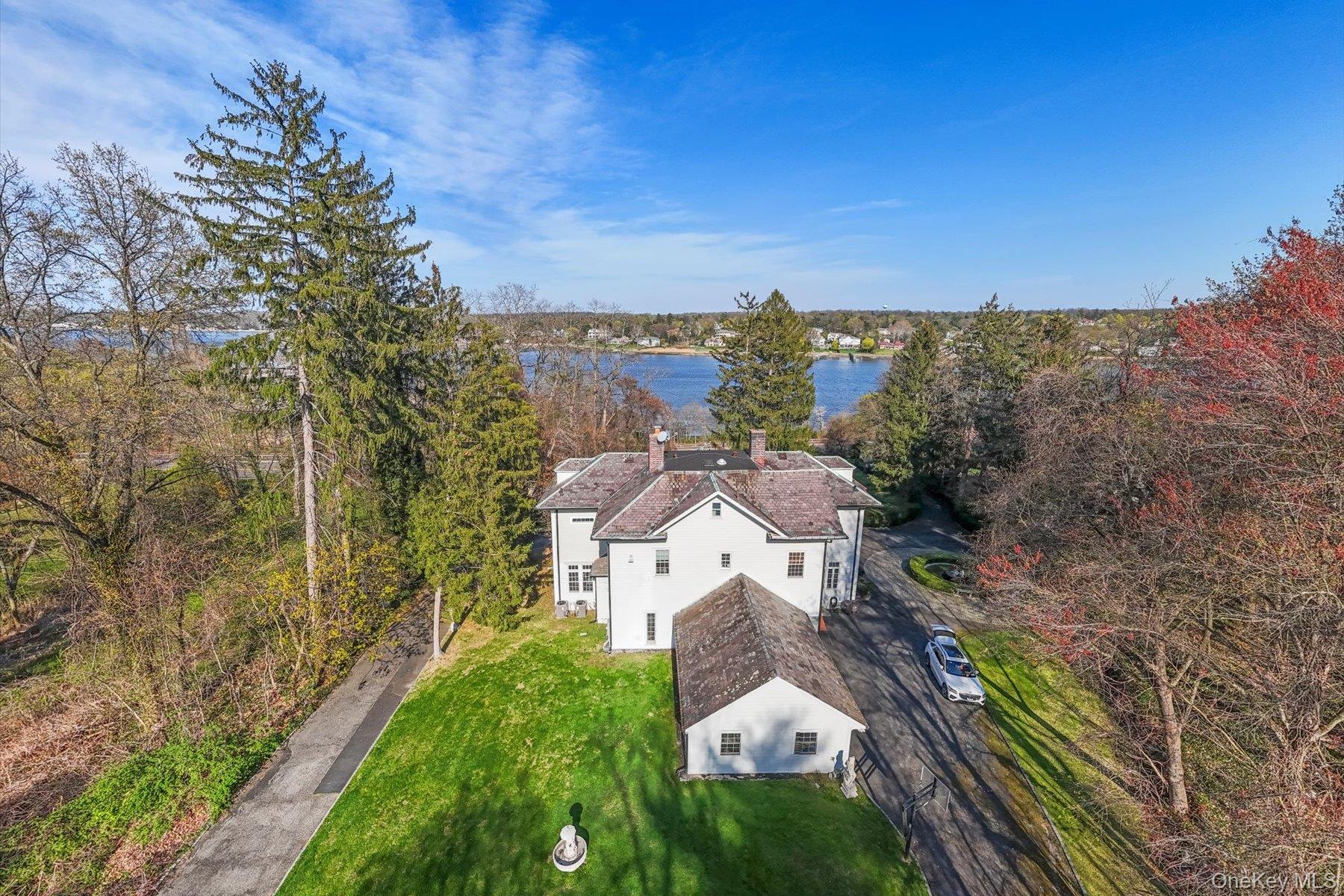 365 E Shore Road – For Sale photo 7