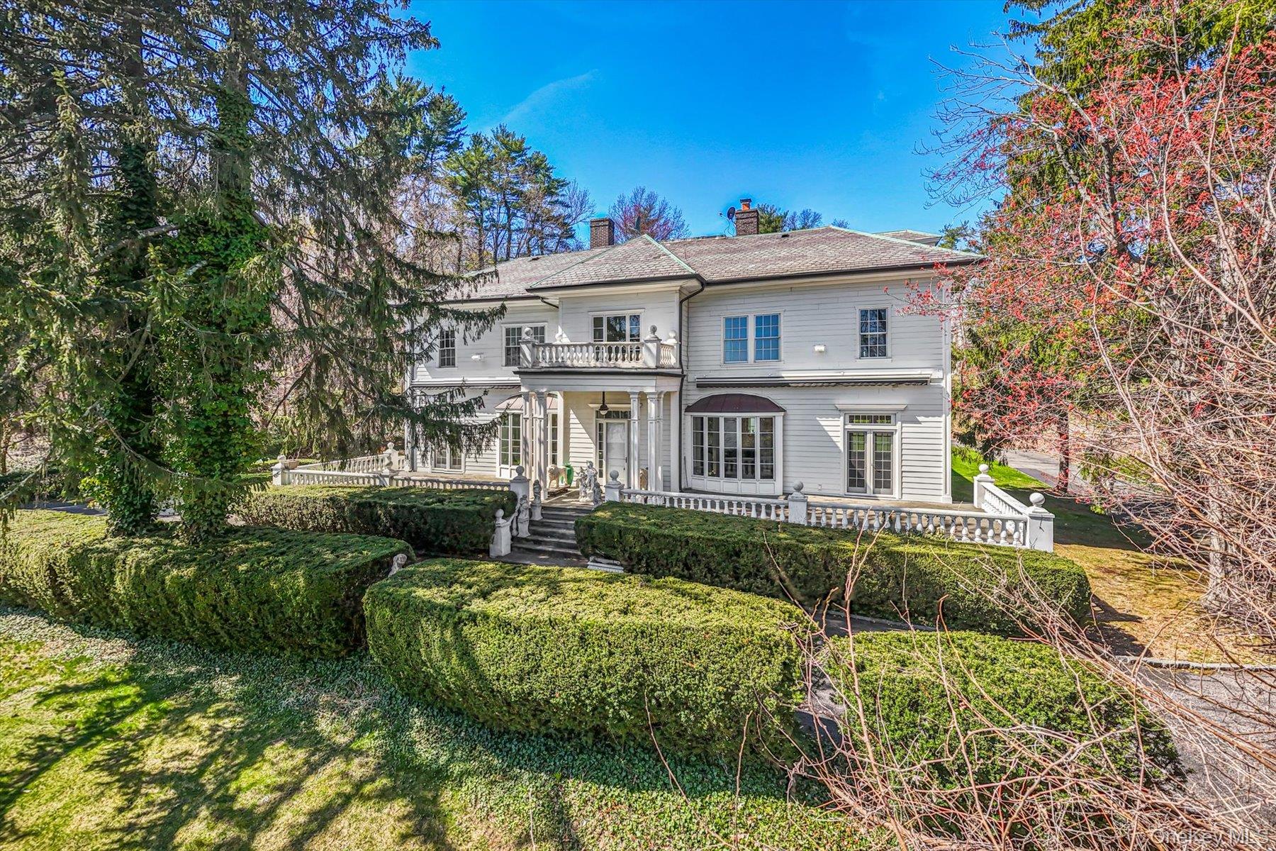 365 E Shore Road – For Sale photo 4