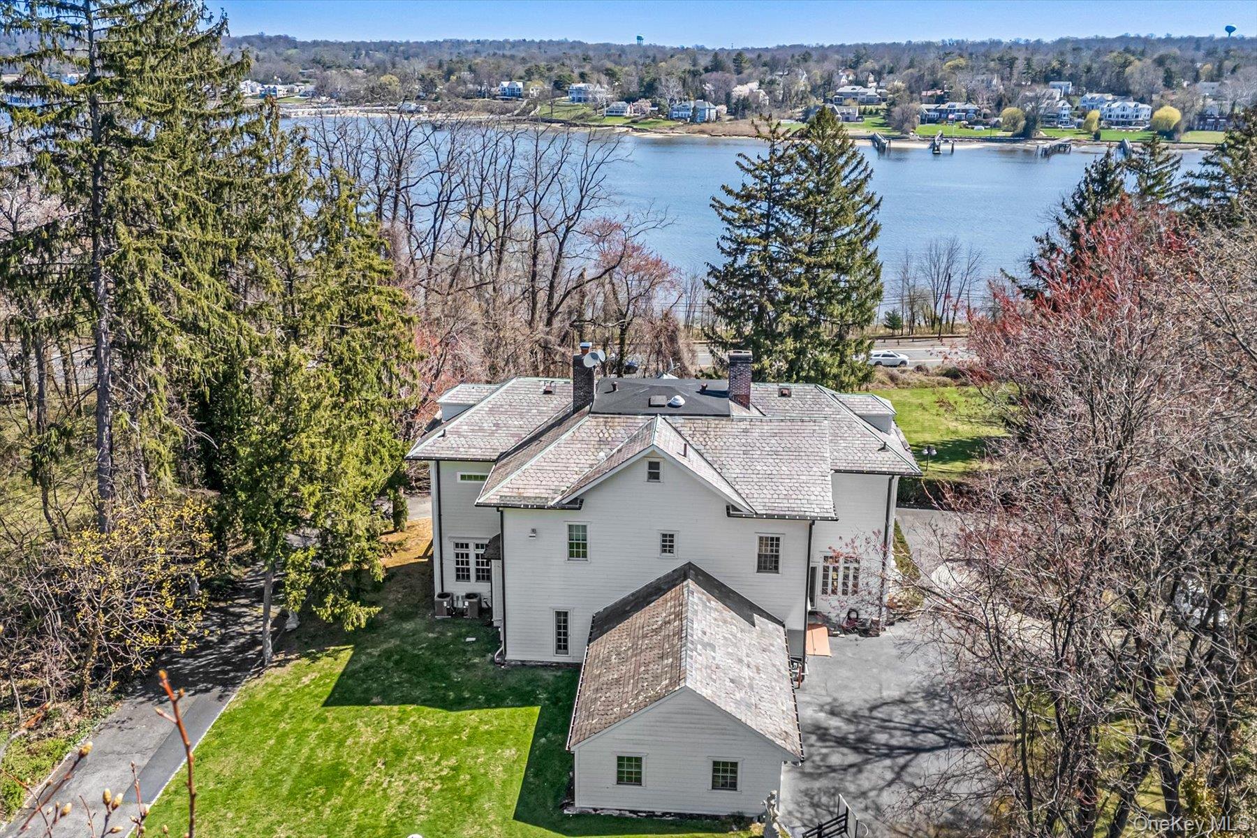 365 E Shore Road – For Sale photo 40