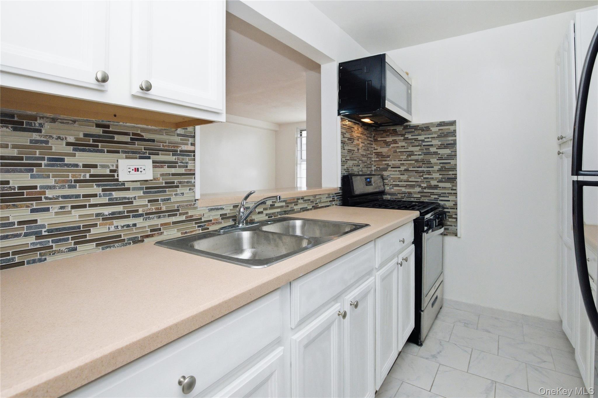 2385 Barker Avenue, Unit 6S photo 11