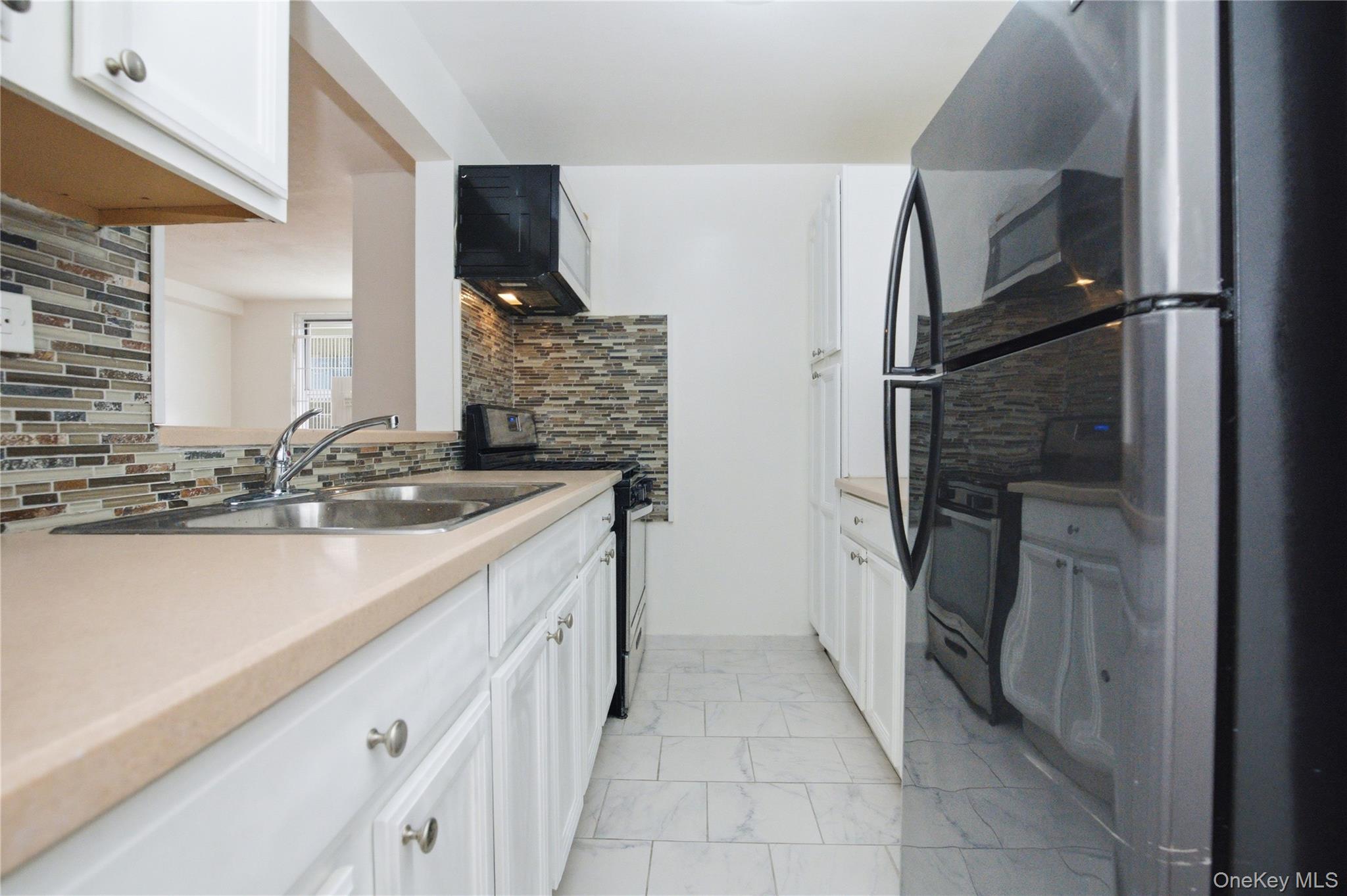 2385 Barker Avenue, Unit 6S photo 10