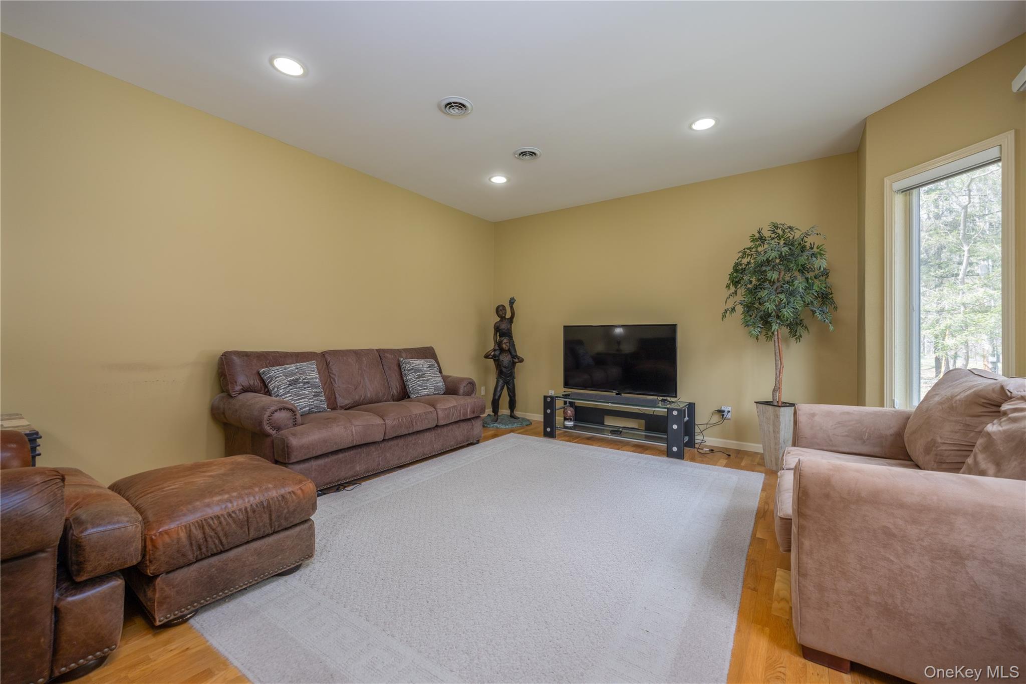 774 Haverstraw Road – For Sale photo 8