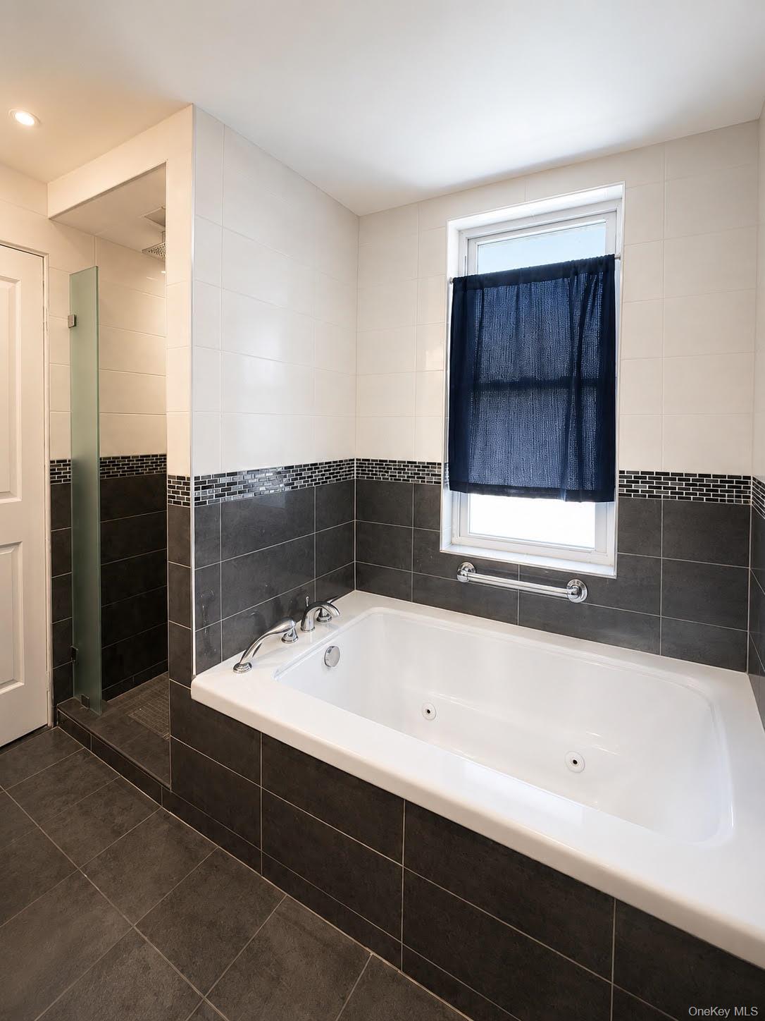 202-13 33rd Avenue – For Sale photo 12