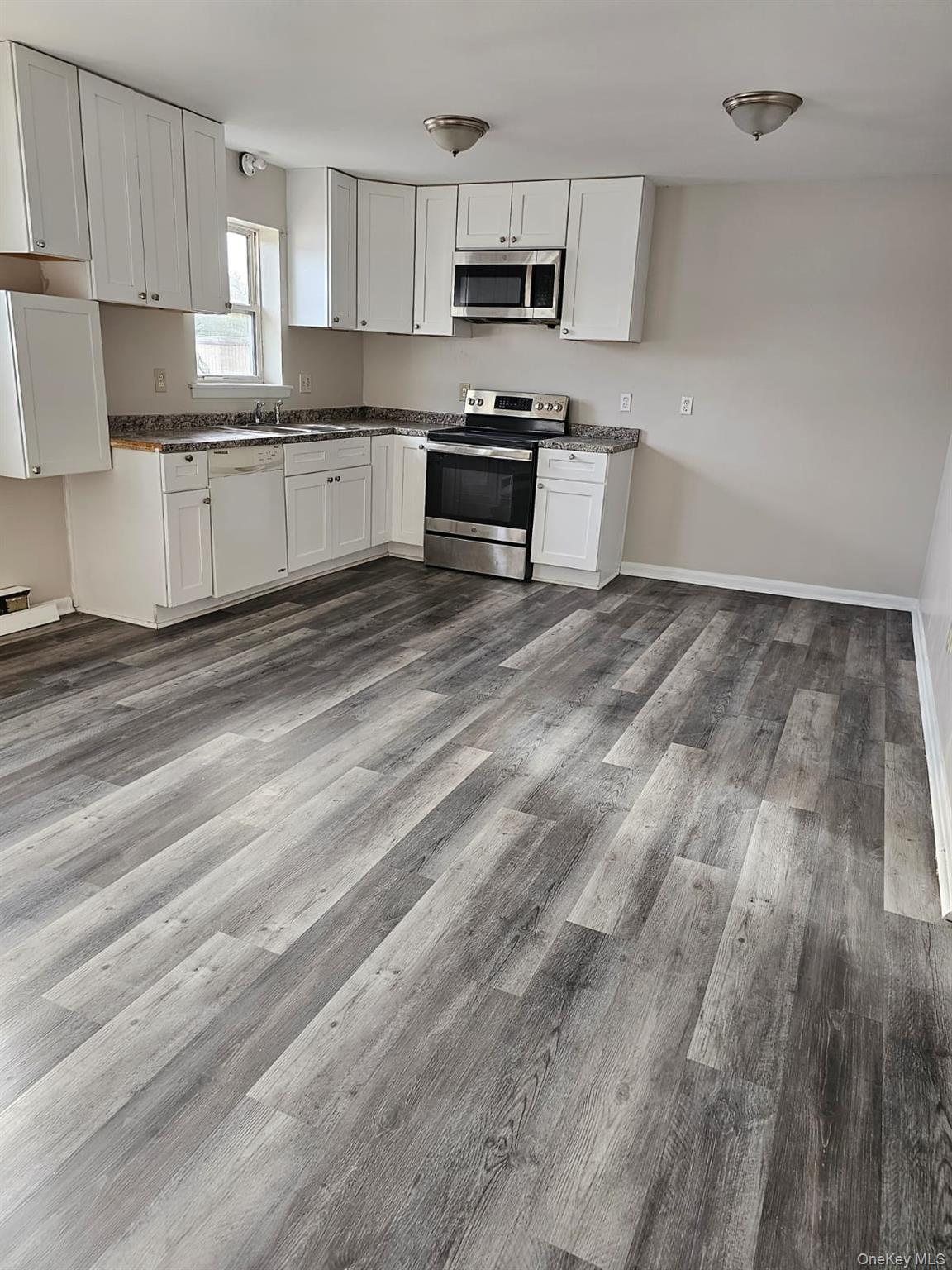 109 Caesar Lane, Unit East photo 5