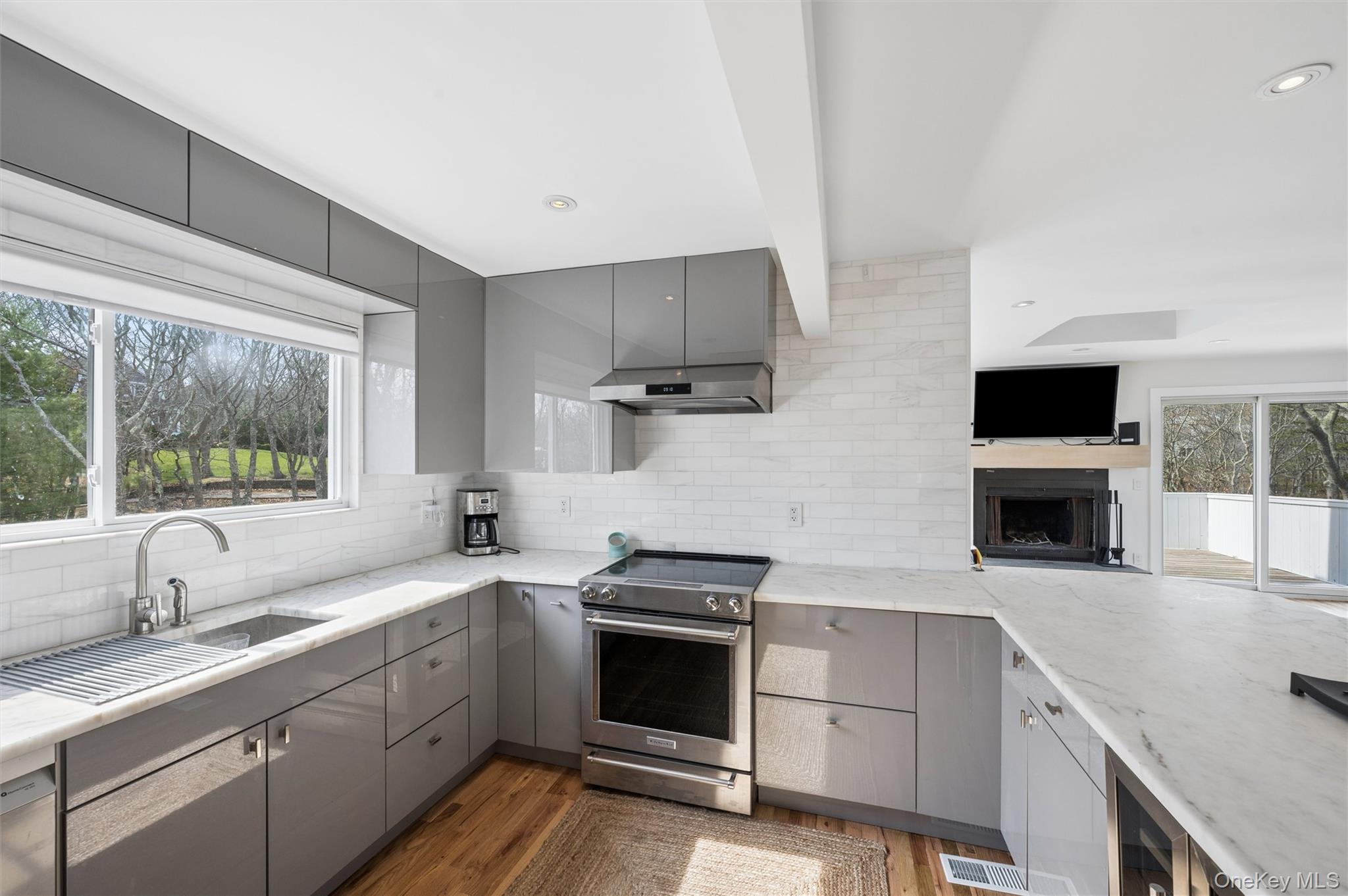14 Old Trail Road – For Rent photo 3