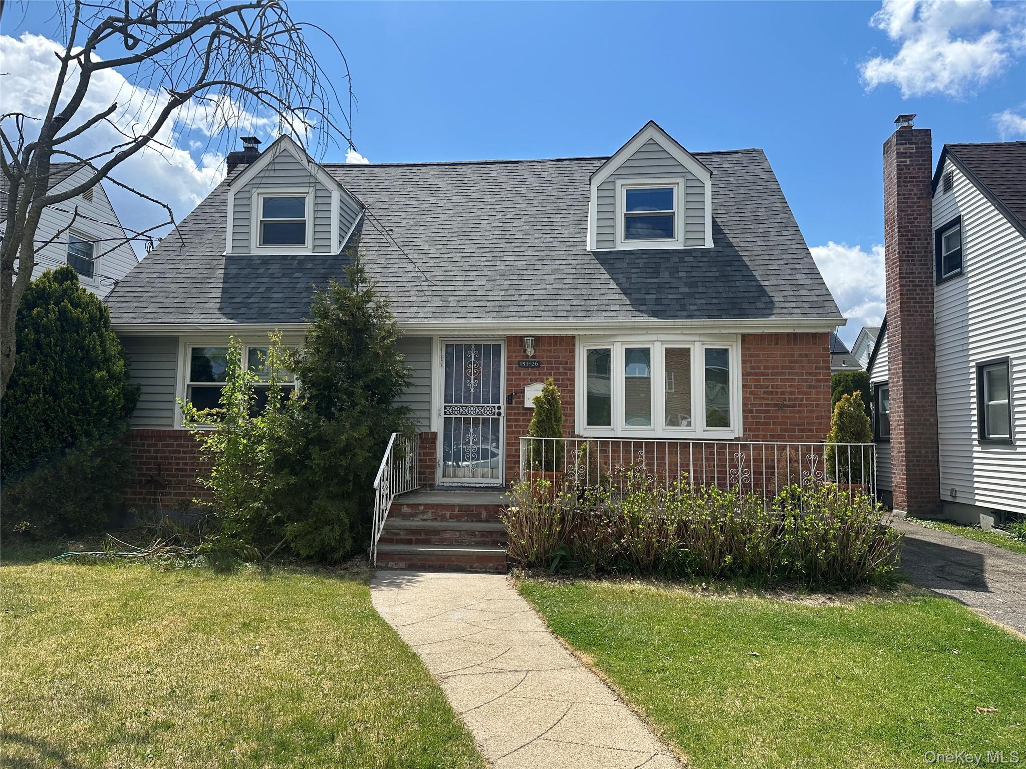 151-26 20 Avenue – For Sale photo 3