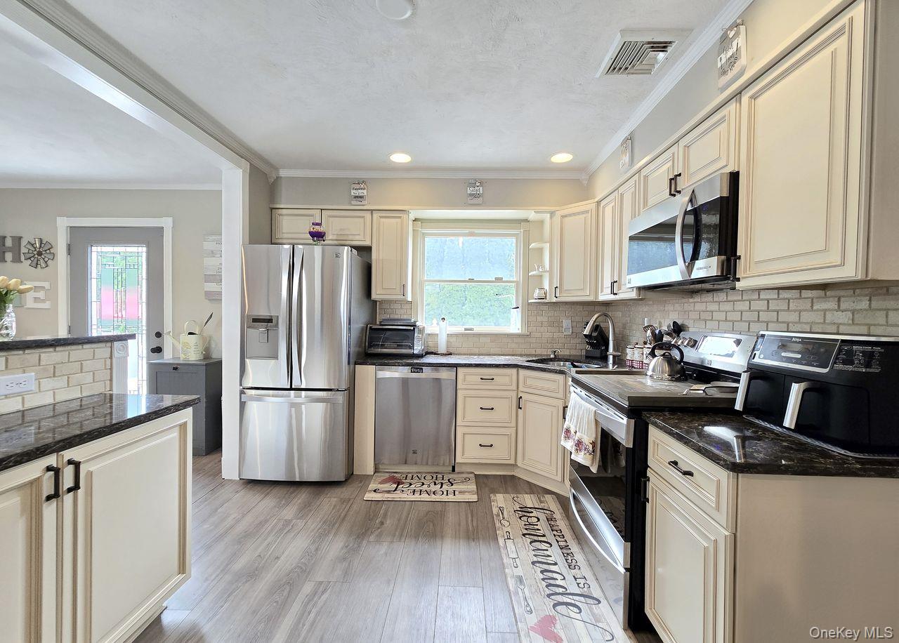 22 Clifford Drive – For Sale photo 6