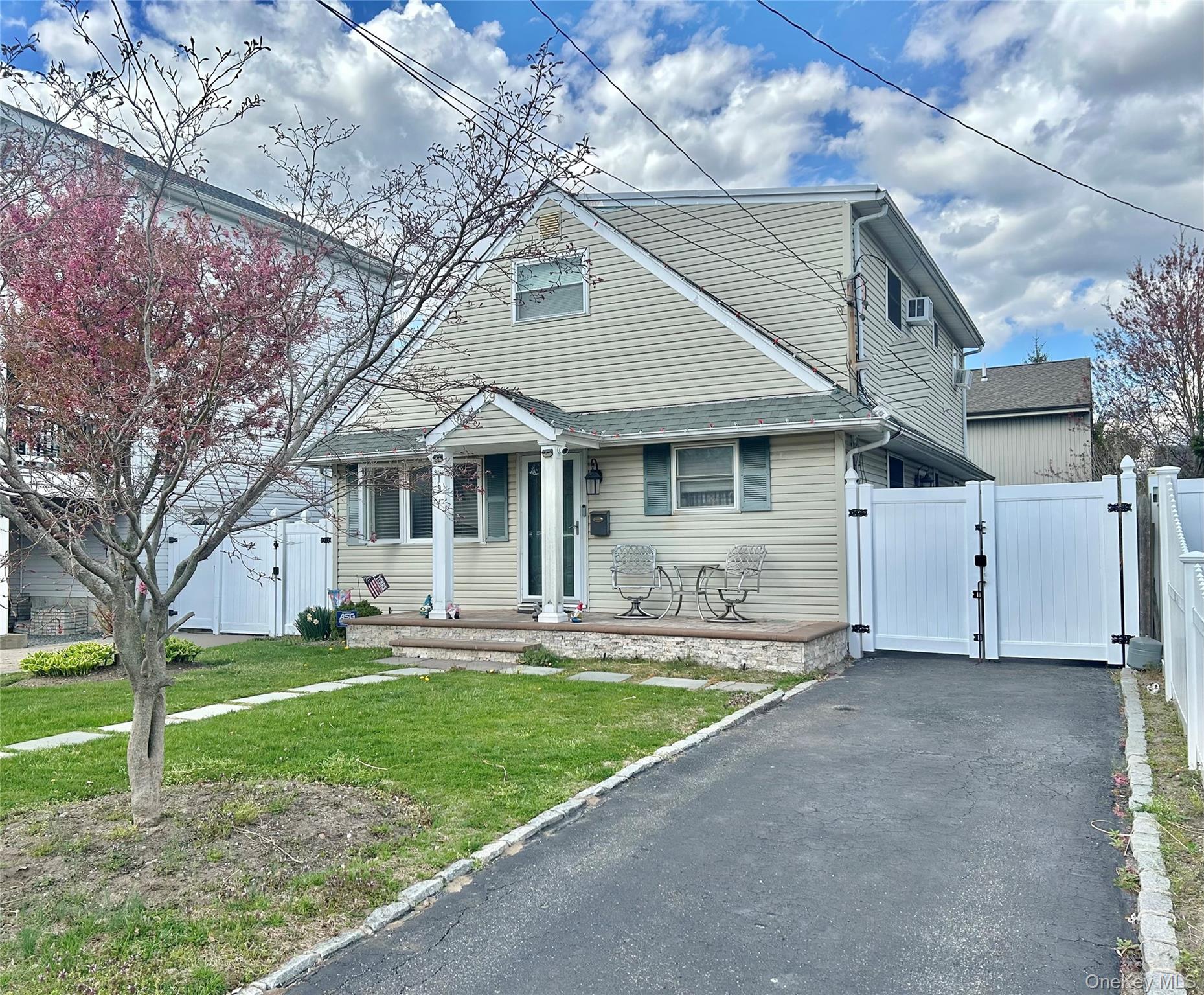19 Tameling Avenue – For Sale