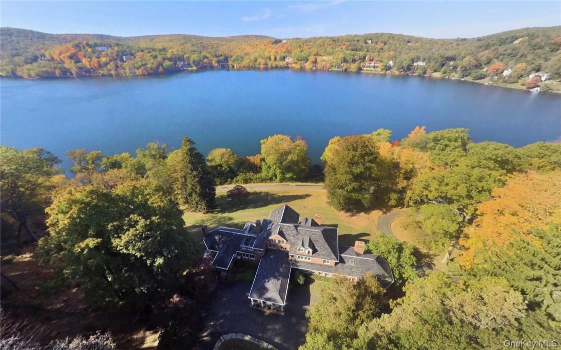 262 Tuxedo Road – For Sale
