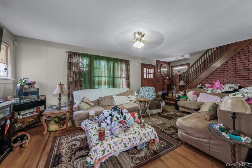 20 Nassau Boulevard – For Sale photo 7