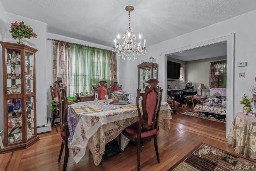 20 Nassau Boulevard – For Sale photo 3