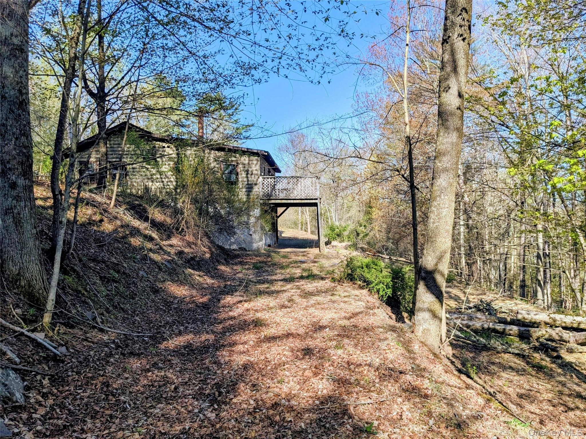 33 E Tusten Place – For Sale photo 22