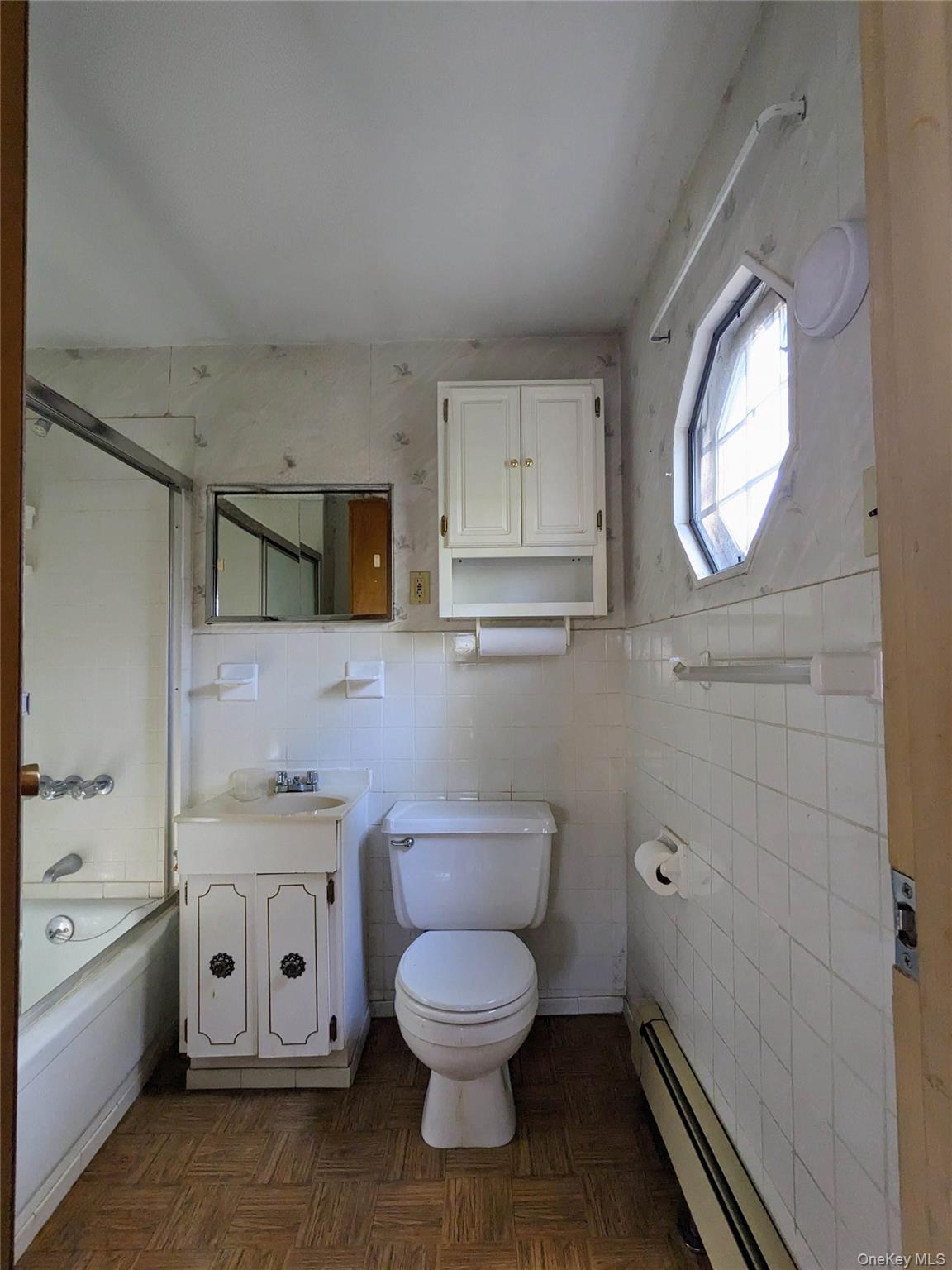 33 E Tusten Place – For Sale photo 29