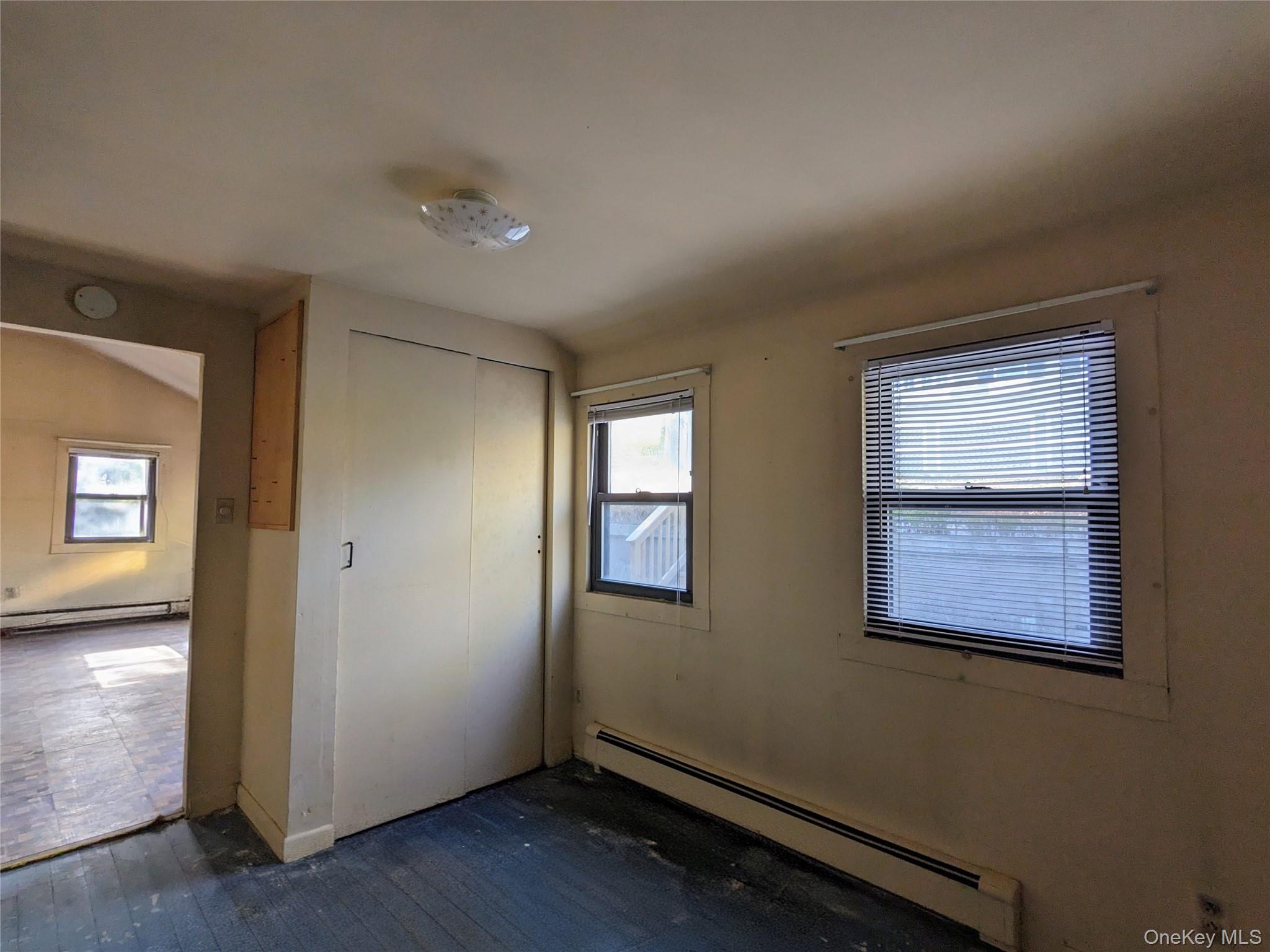 33 E Tusten Place – For Sale photo 27
