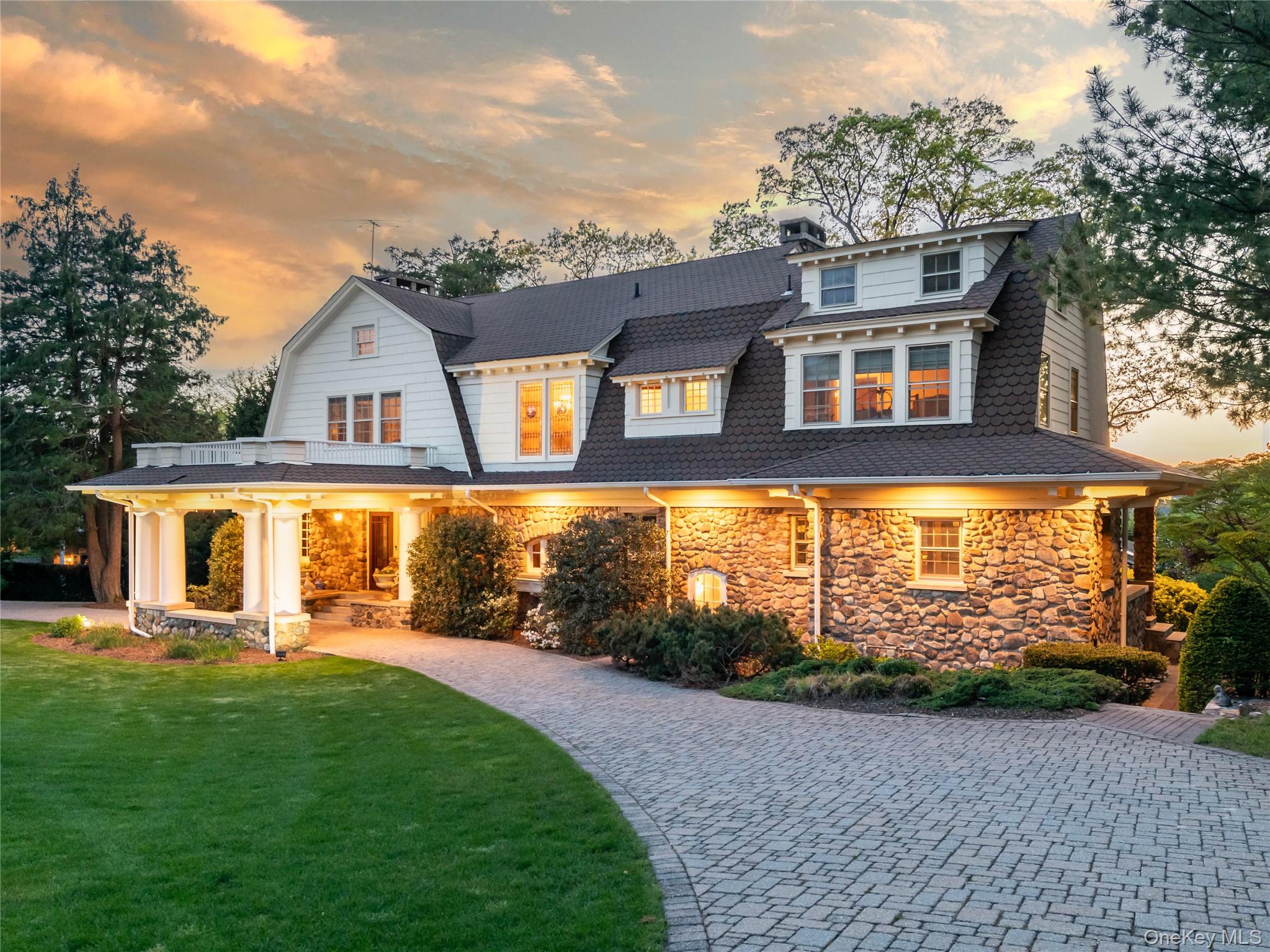 25 West Drive – For Sale