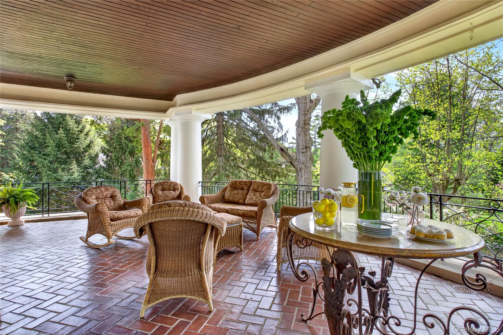 25 West Drive – For Sale photo 18