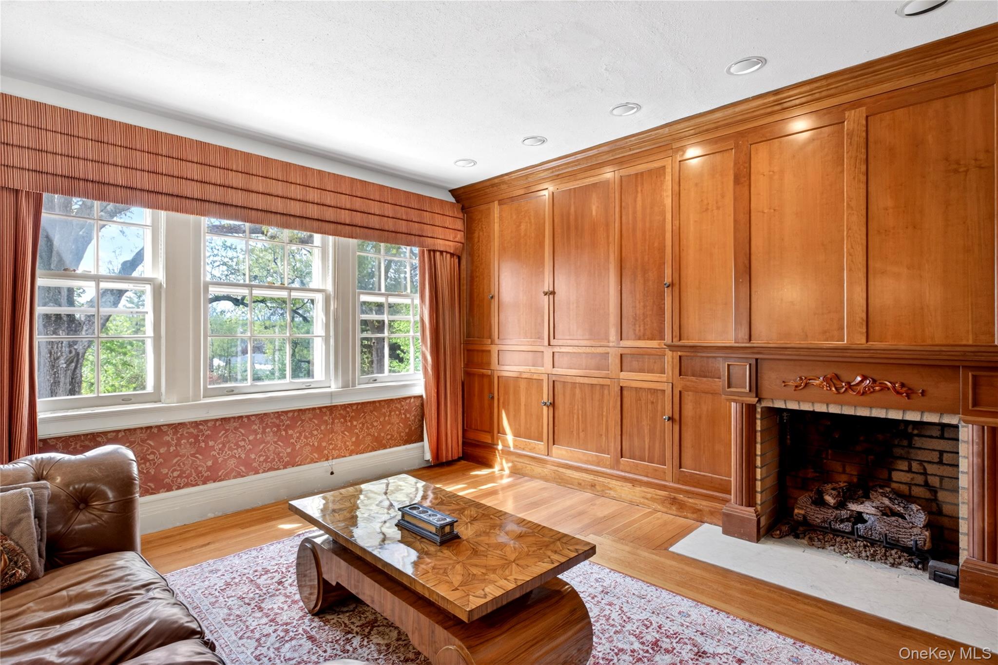 25 West Drive – For Sale photo 28