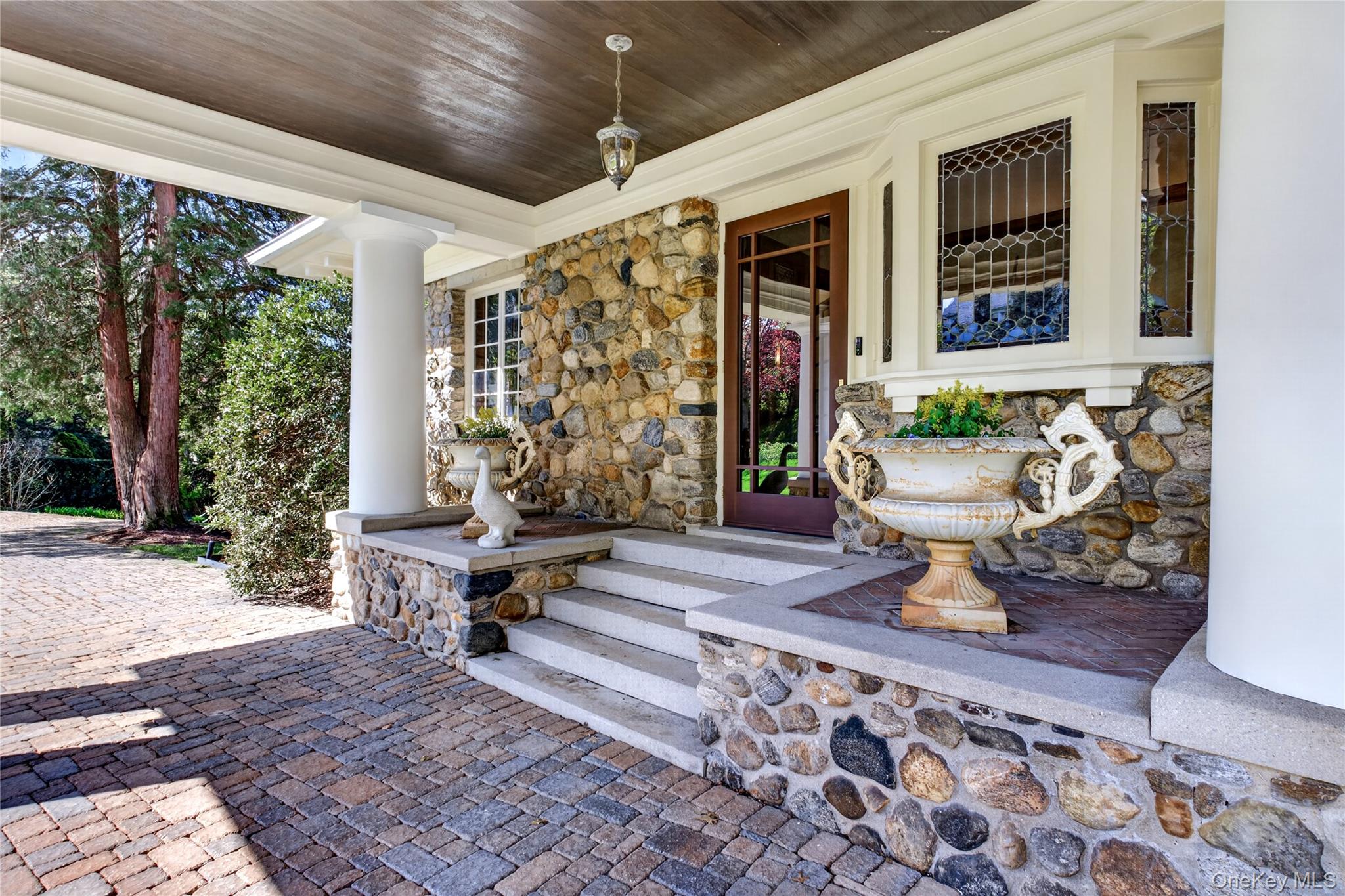 25 West Drive – For Sale photo 7