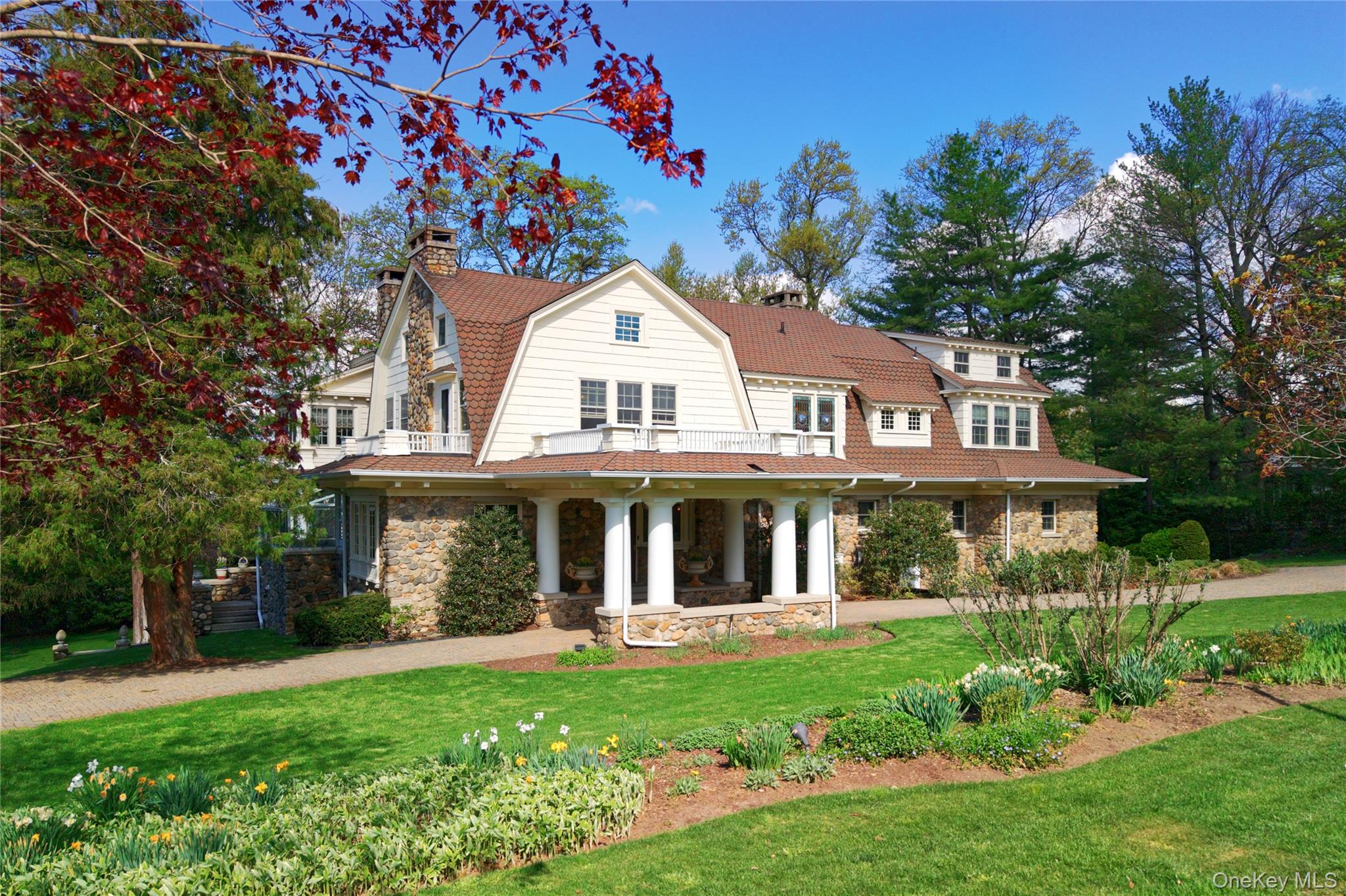 25 West Drive – For Sale photo 5