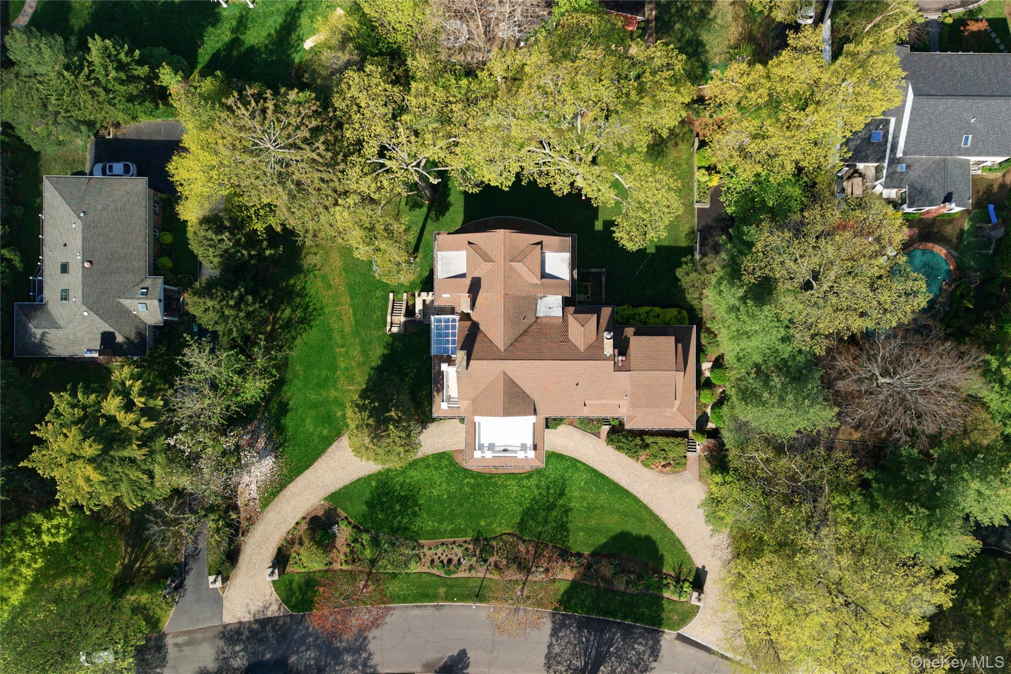 25 West Drive – For Sale photo 35