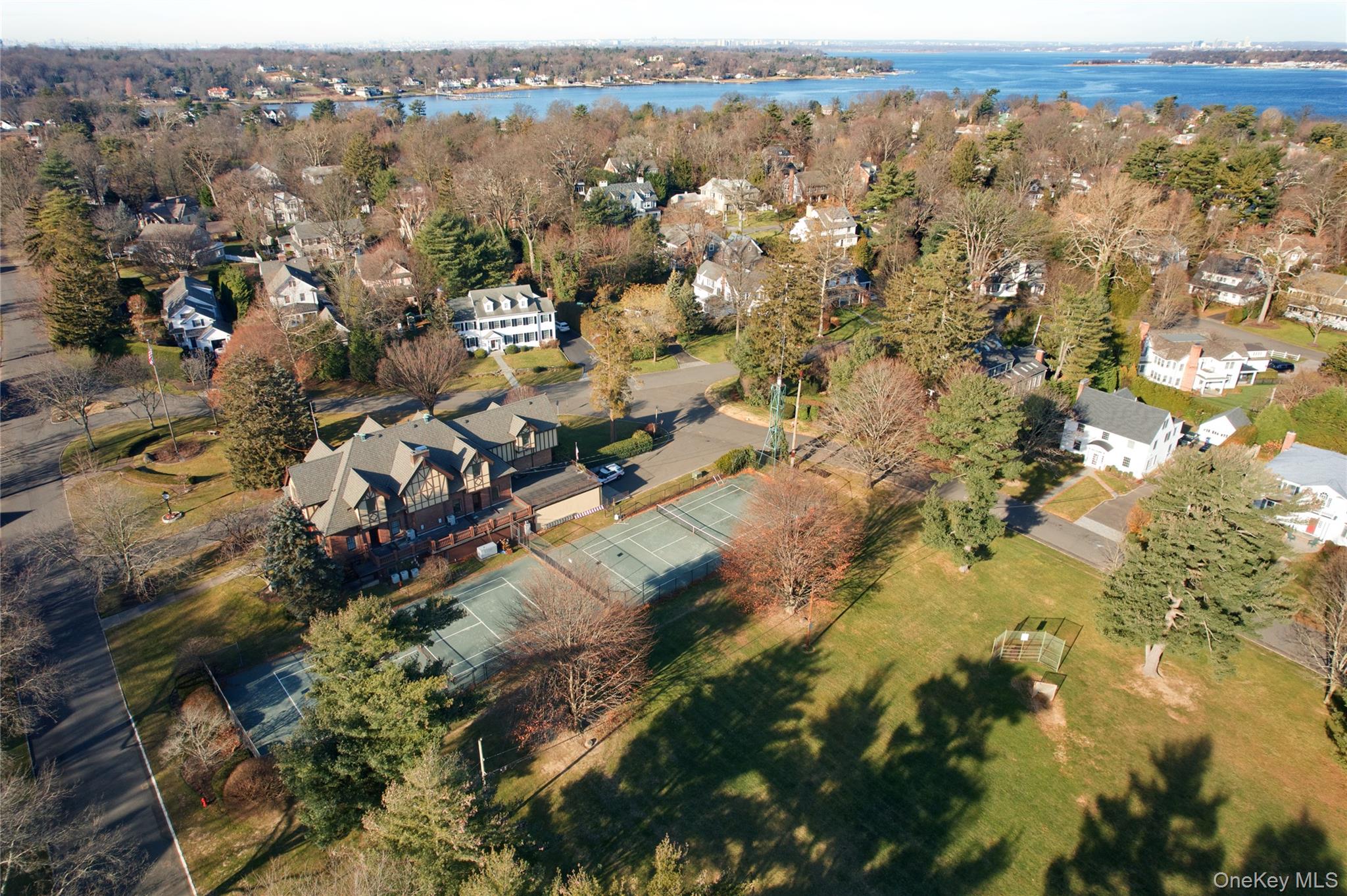25 West Drive – For Sale photo 48
