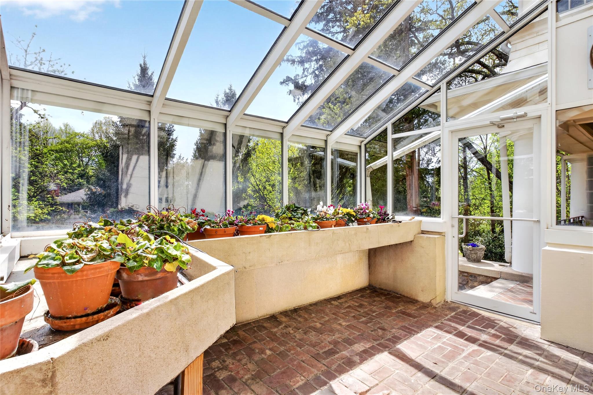 25 West Drive – For Sale photo 14