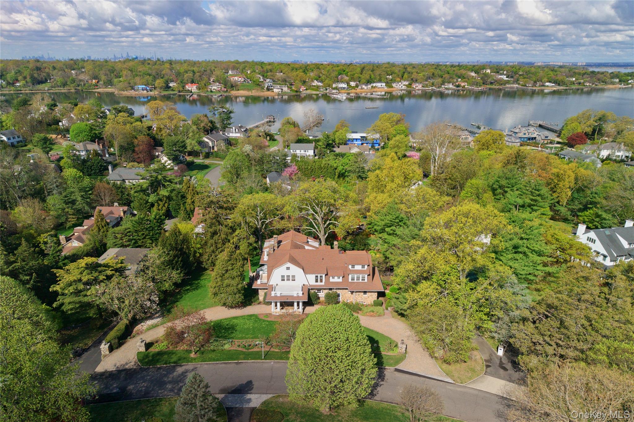 25 West Drive – For Sale photo 36