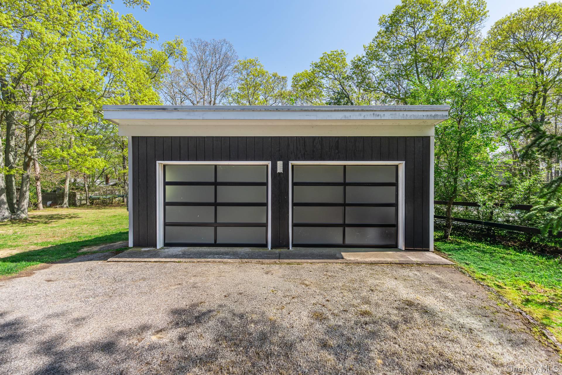 865 Track Avenue – For Sale photo 16