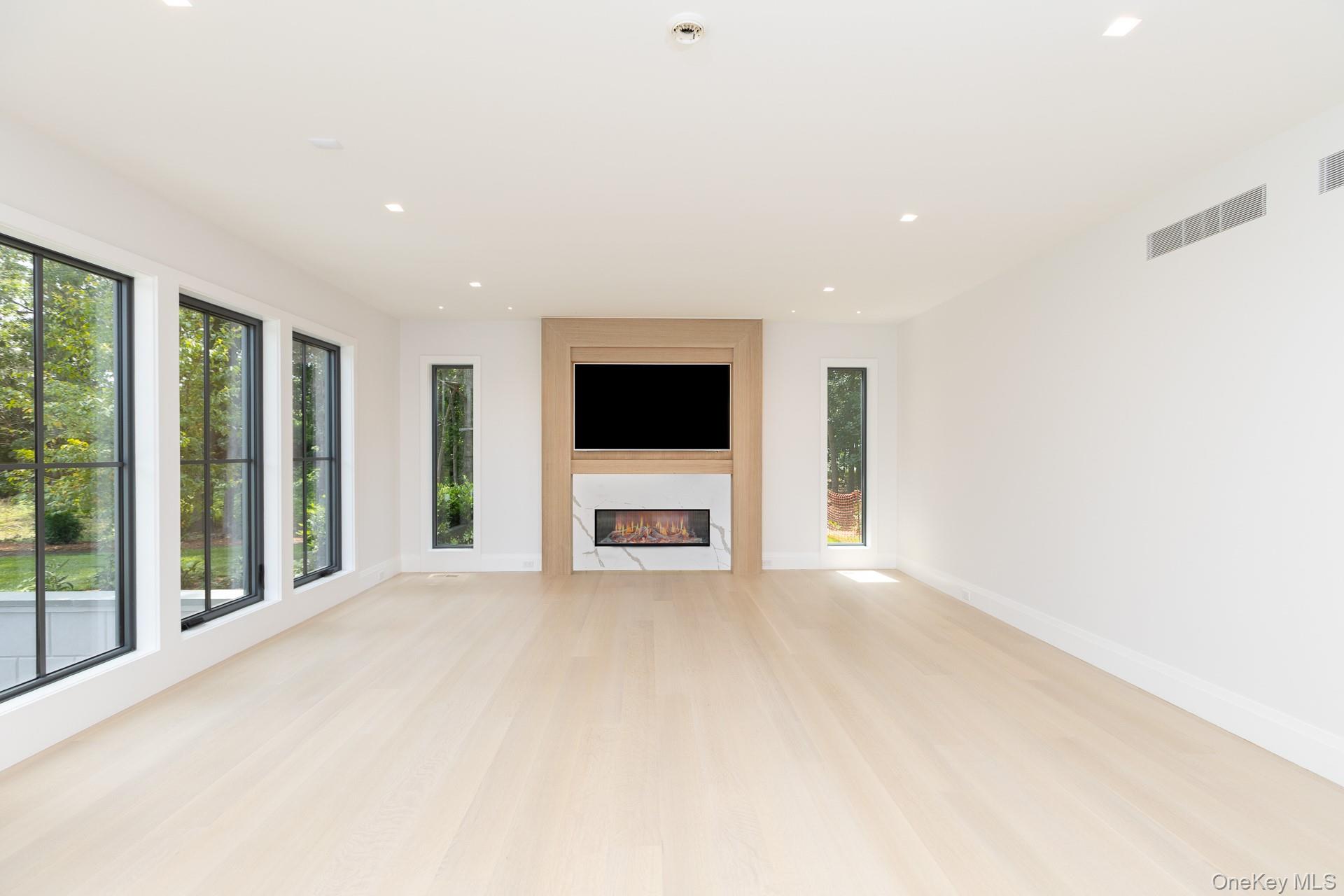 190A South Country Road – For Sale photo 28