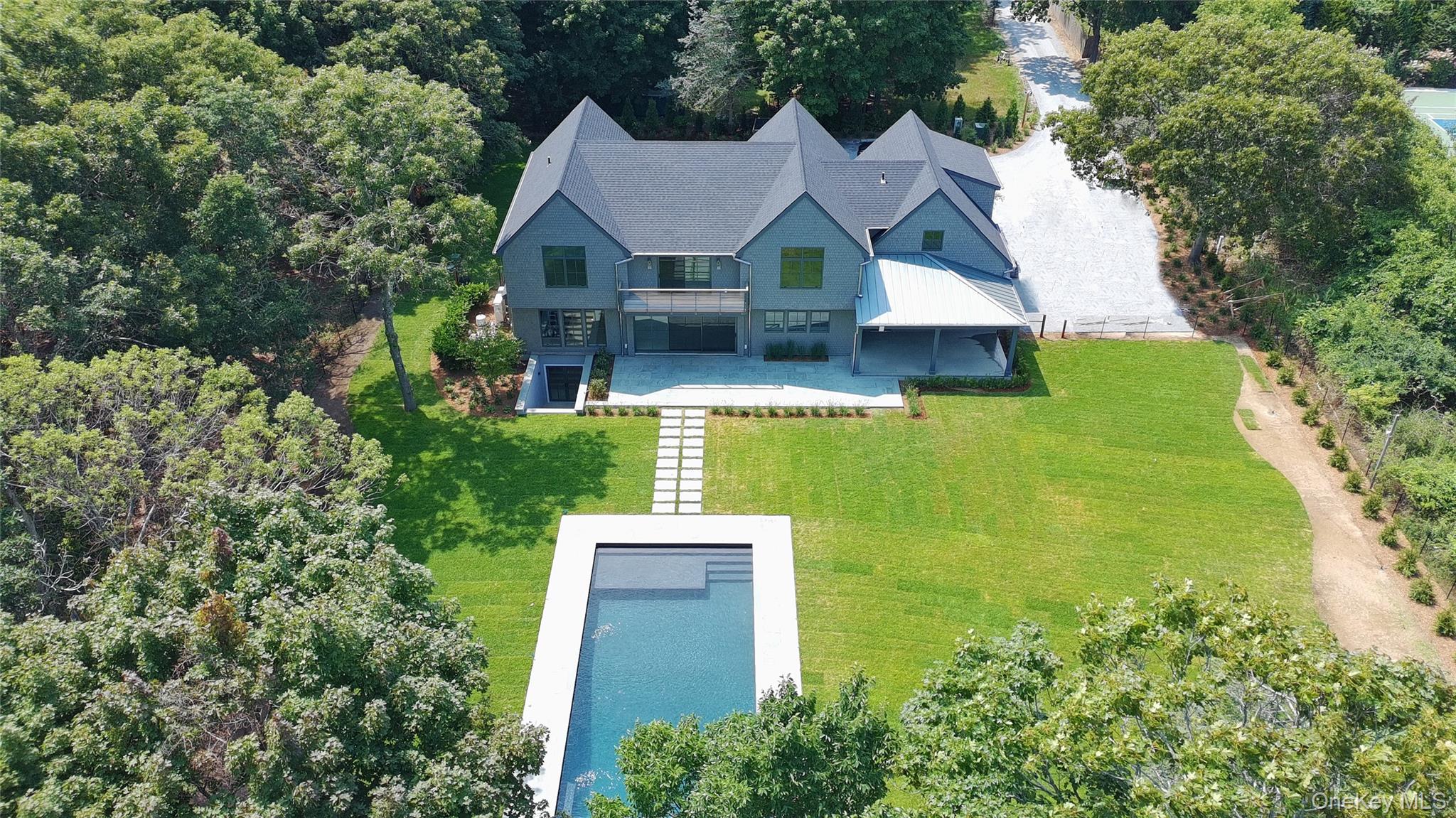 190A South Country Road – For Sale photo 10