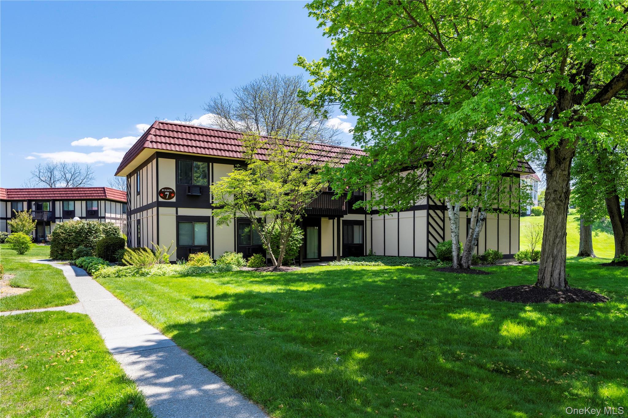7 Loudon Drive, Unit 8