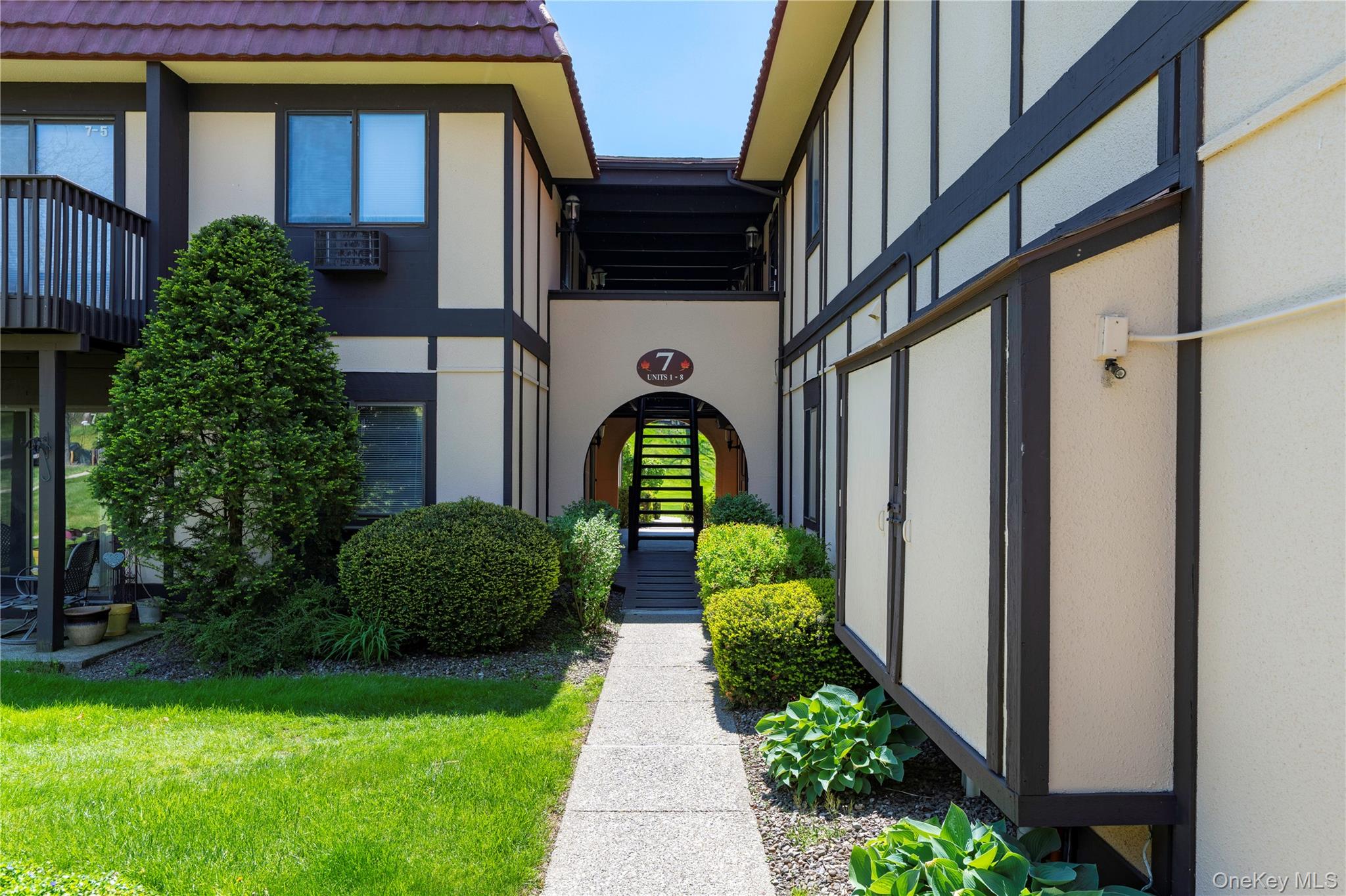 7 Loudon Drive, Unit 8 photo 2