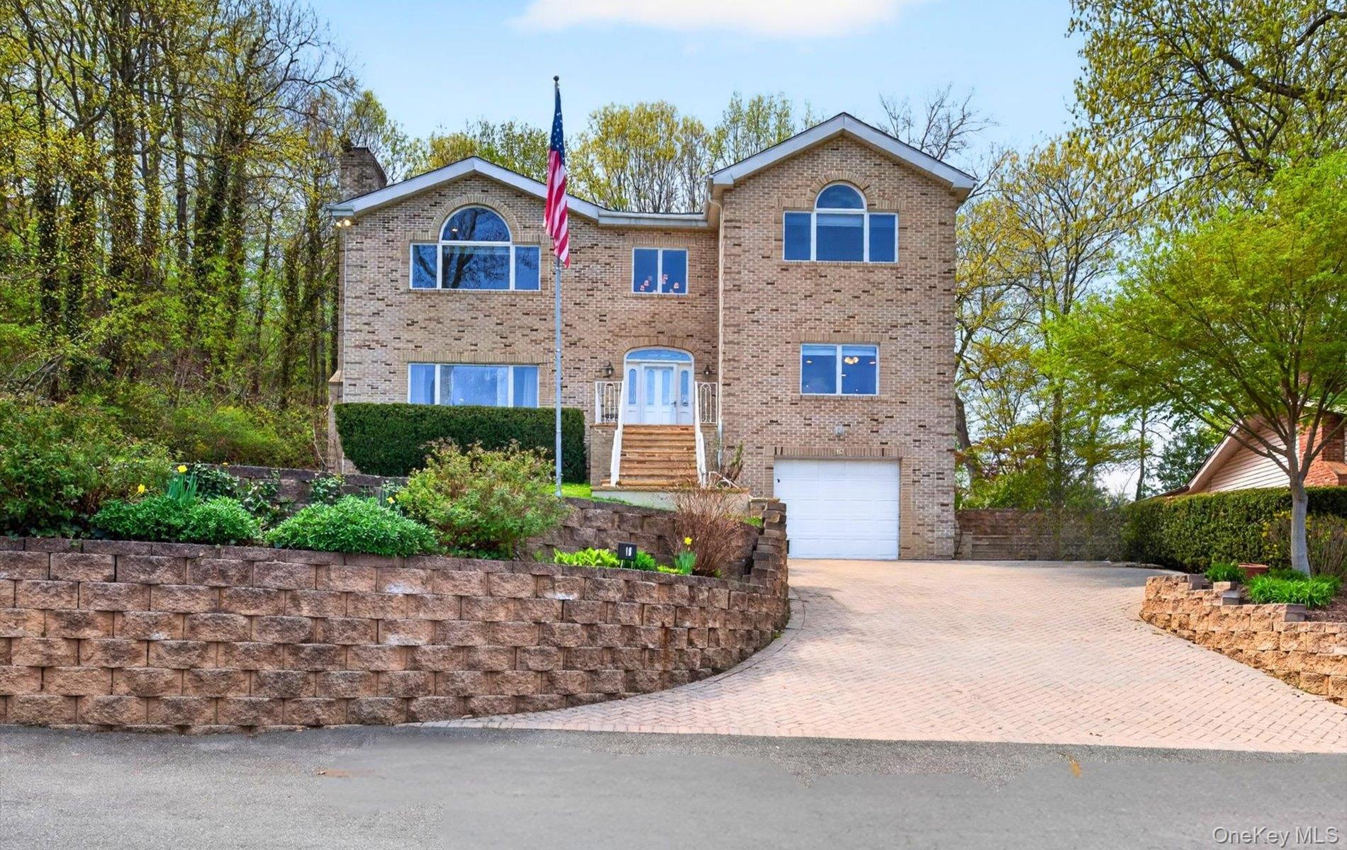16 E Slope Road – For Sale